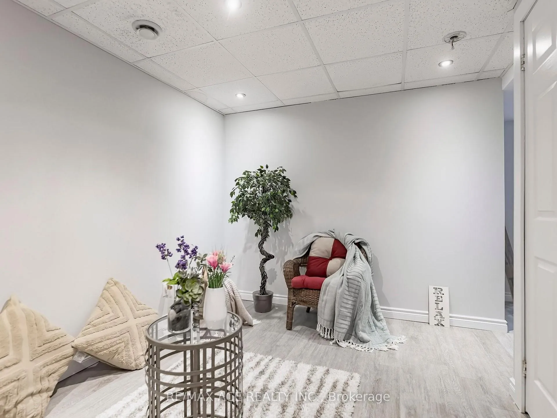 Photo 37 of 35 Stagemaster Crescent, Clarington, Courtice — HOMEH