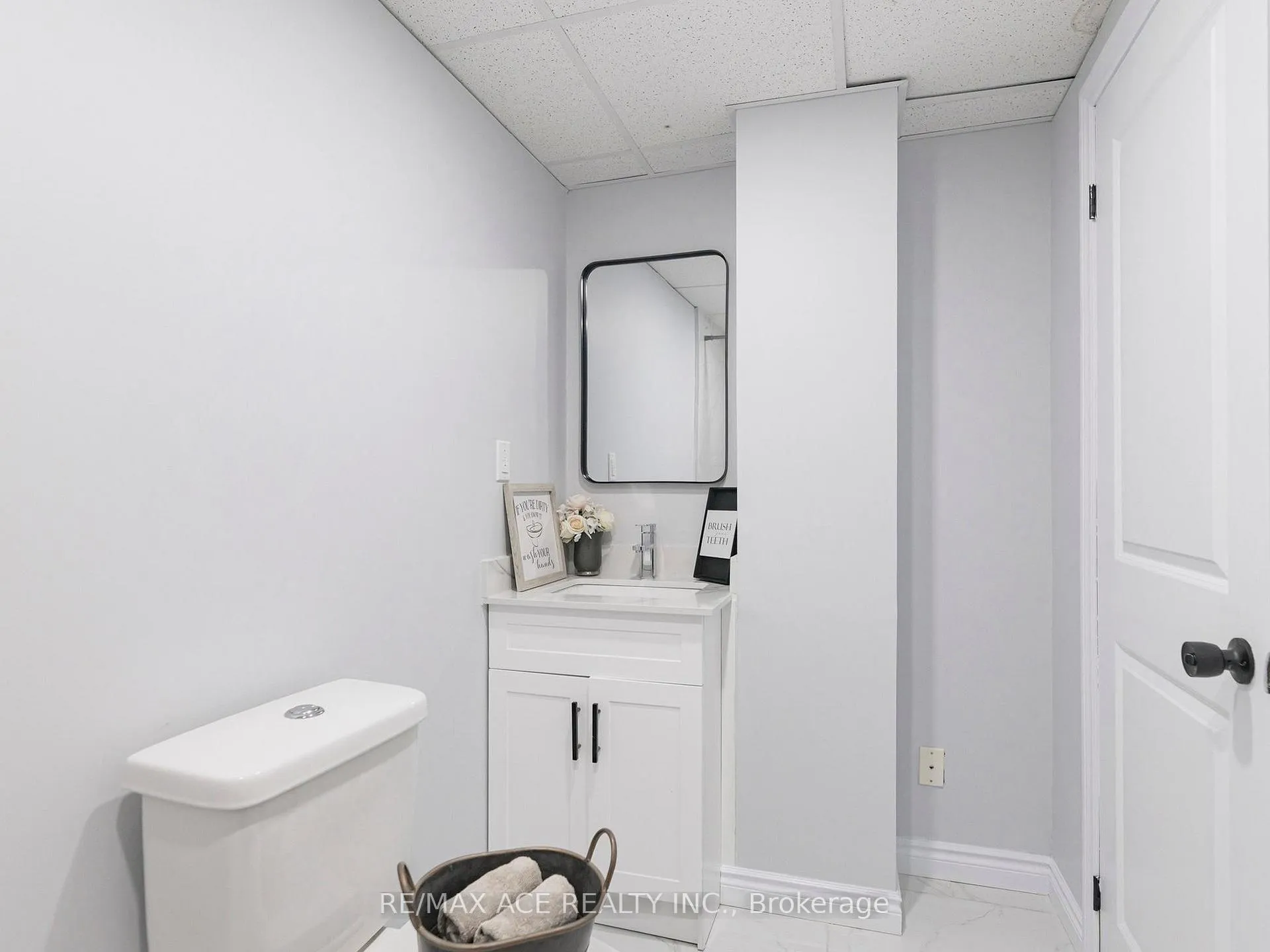 Photo 42 of 35 Stagemaster Crescent, Clarington, Courtice — HOMEH