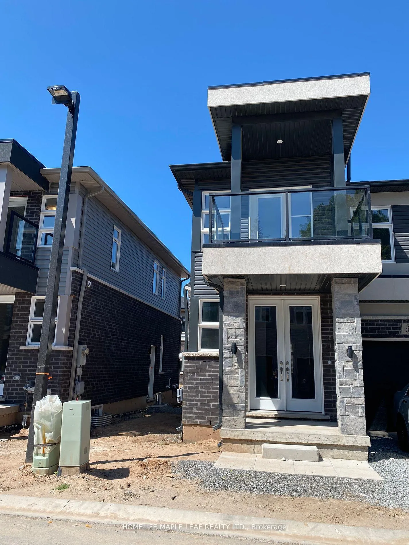 Front of Unit 37, 5672 Dorchester Road