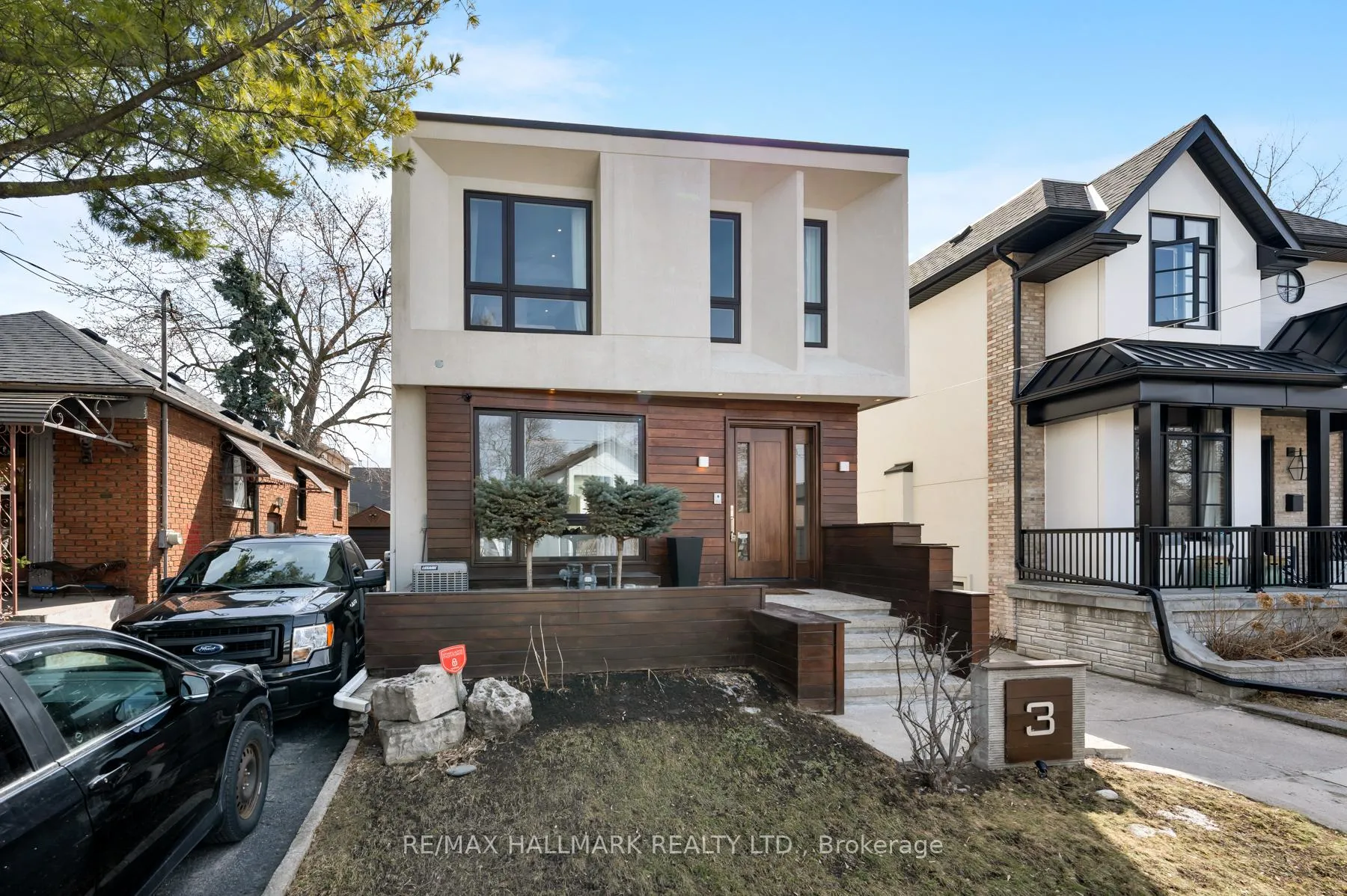 Photo 2 of 3 Judith Drive, Toronto, East York — HOMEH
