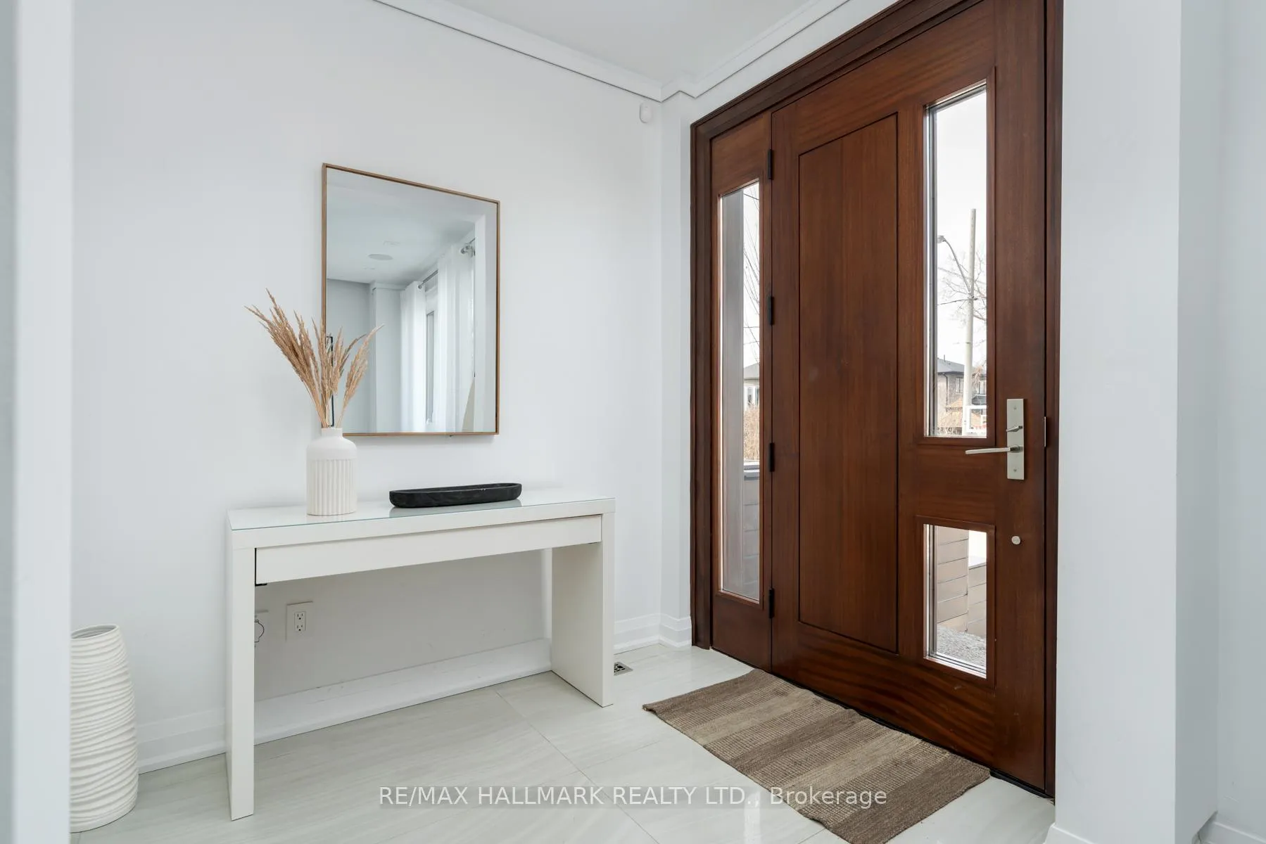 Photo 4 of 3 Judith Drive, Toronto, East York — HOMEH