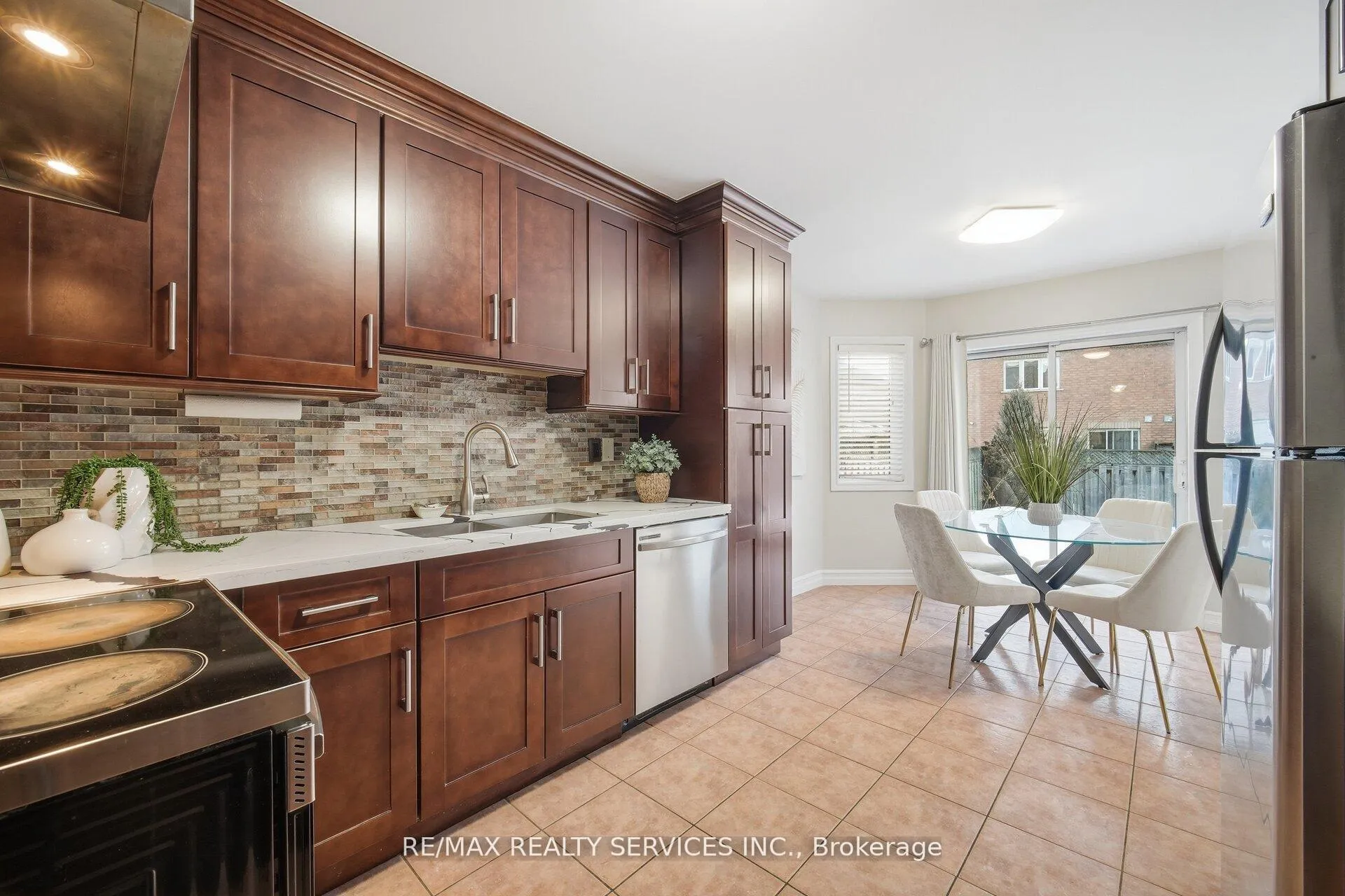 Photo 17 of 47 Twin Pines Crescent, Brampton, Northwest Sandalwood Parkway — HOMEH
