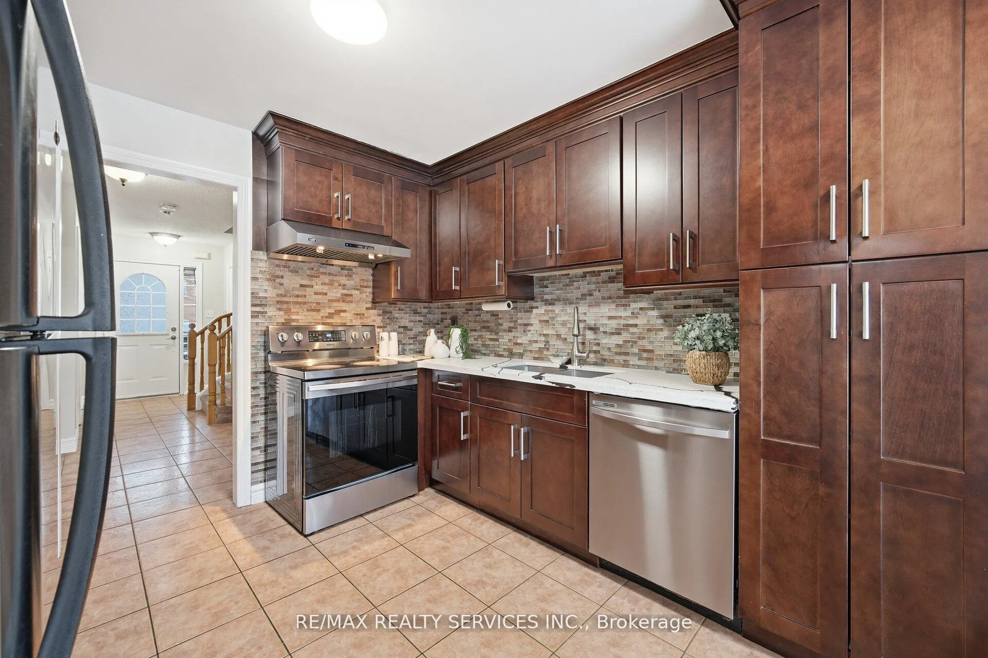 Photo 18 of 47 Twin Pines Crescent, Brampton, Northwest Sandalwood Parkway — HOMEH
