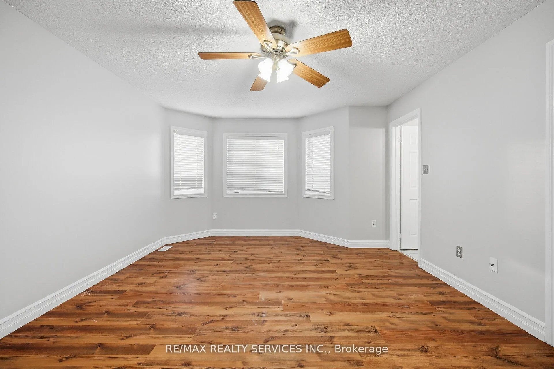Photo 24 of 47 Twin Pines Crescent, Brampton, Northwest Sandalwood Parkway — HOMEH