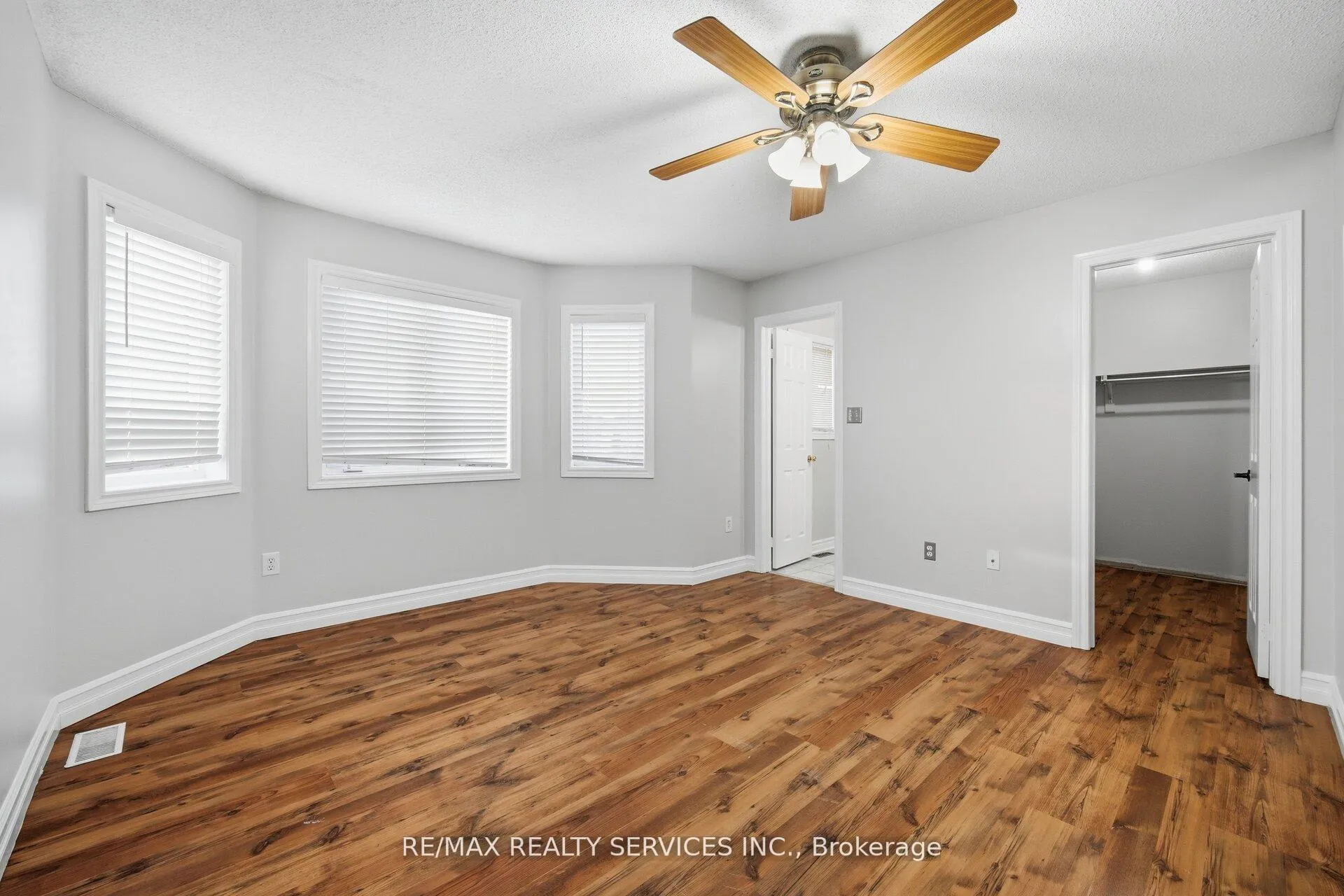Photo 25 of 47 Twin Pines Crescent, Brampton, Northwest Sandalwood Parkway — HOMEH