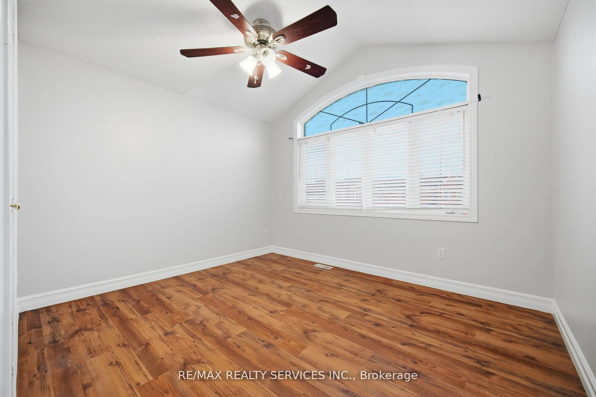 Photo 31 of 47 Twin Pines Crescent, Brampton, Northwest Sandalwood Parkway — HOMEH