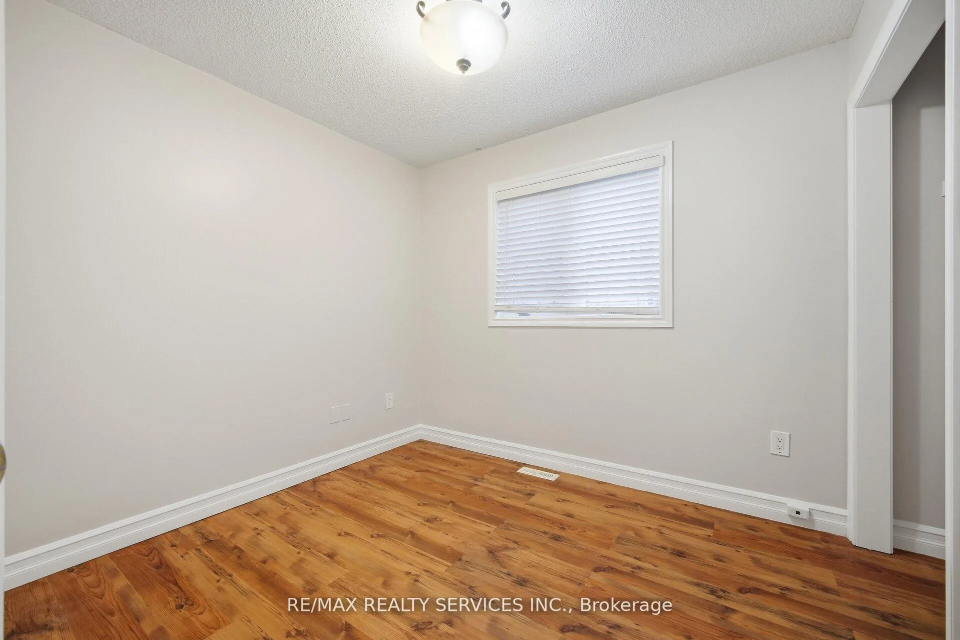 Photo 33 of 47 Twin Pines Crescent, Brampton, Northwest Sandalwood Parkway — HOMEH