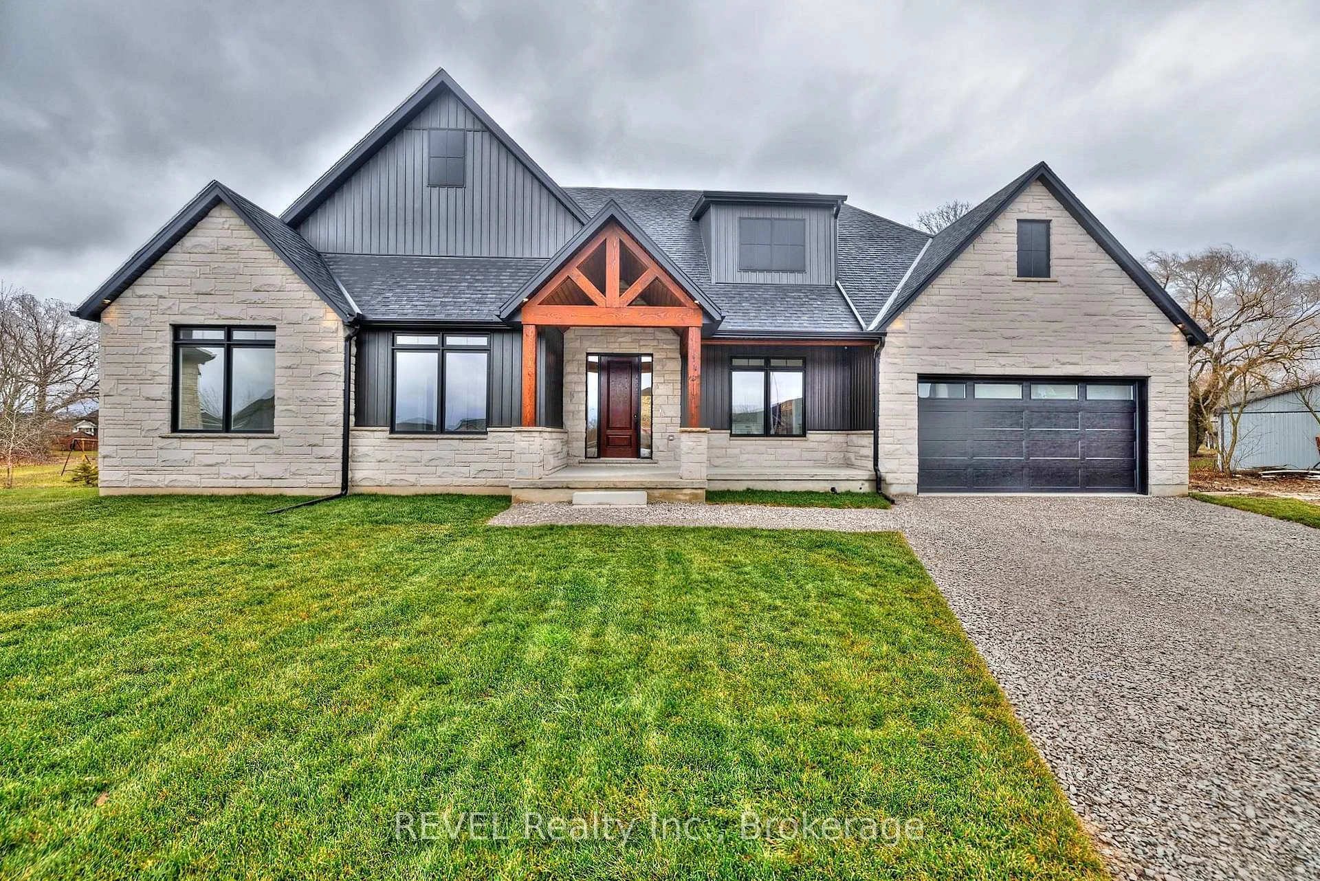 Photo 2 of 2149 Houck Crescent, Fort Erie, Bowen — HOMEH