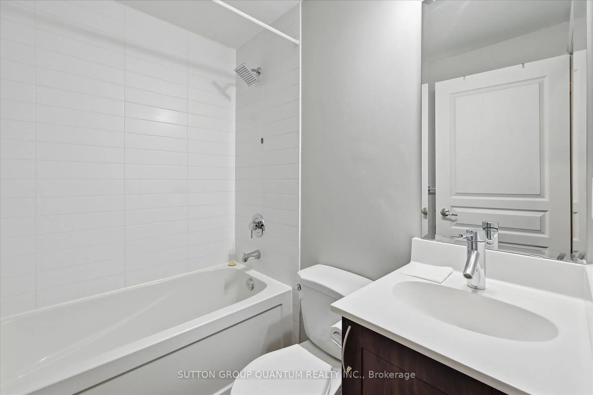 Photo 5 of Unit 219, 1940 Ironstone Drive, Burlington, Uptown — HOMEH