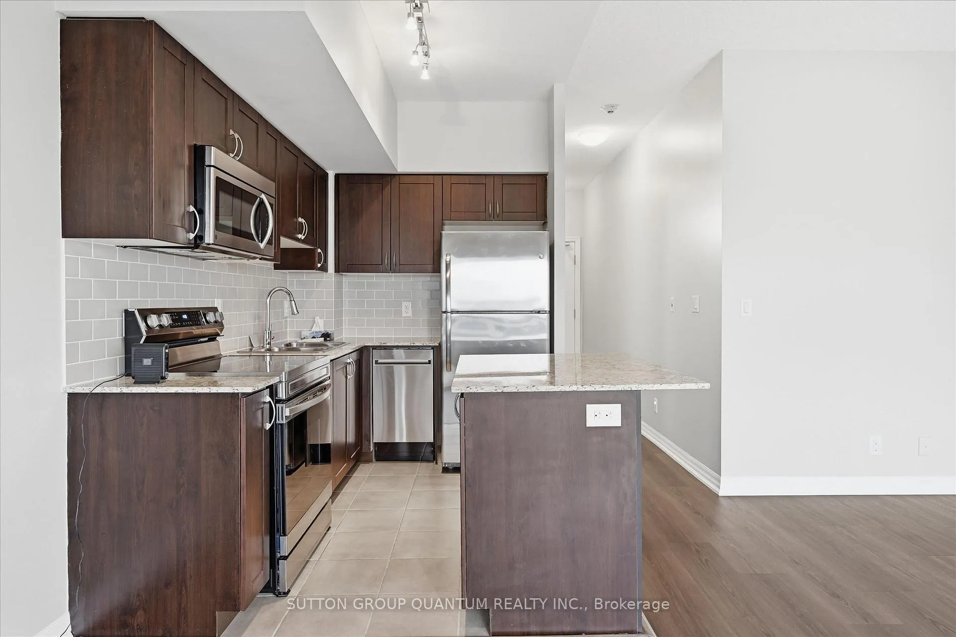 Photo 7 of Unit 219, 1940 Ironstone Drive, Burlington, Uptown — HOMEH