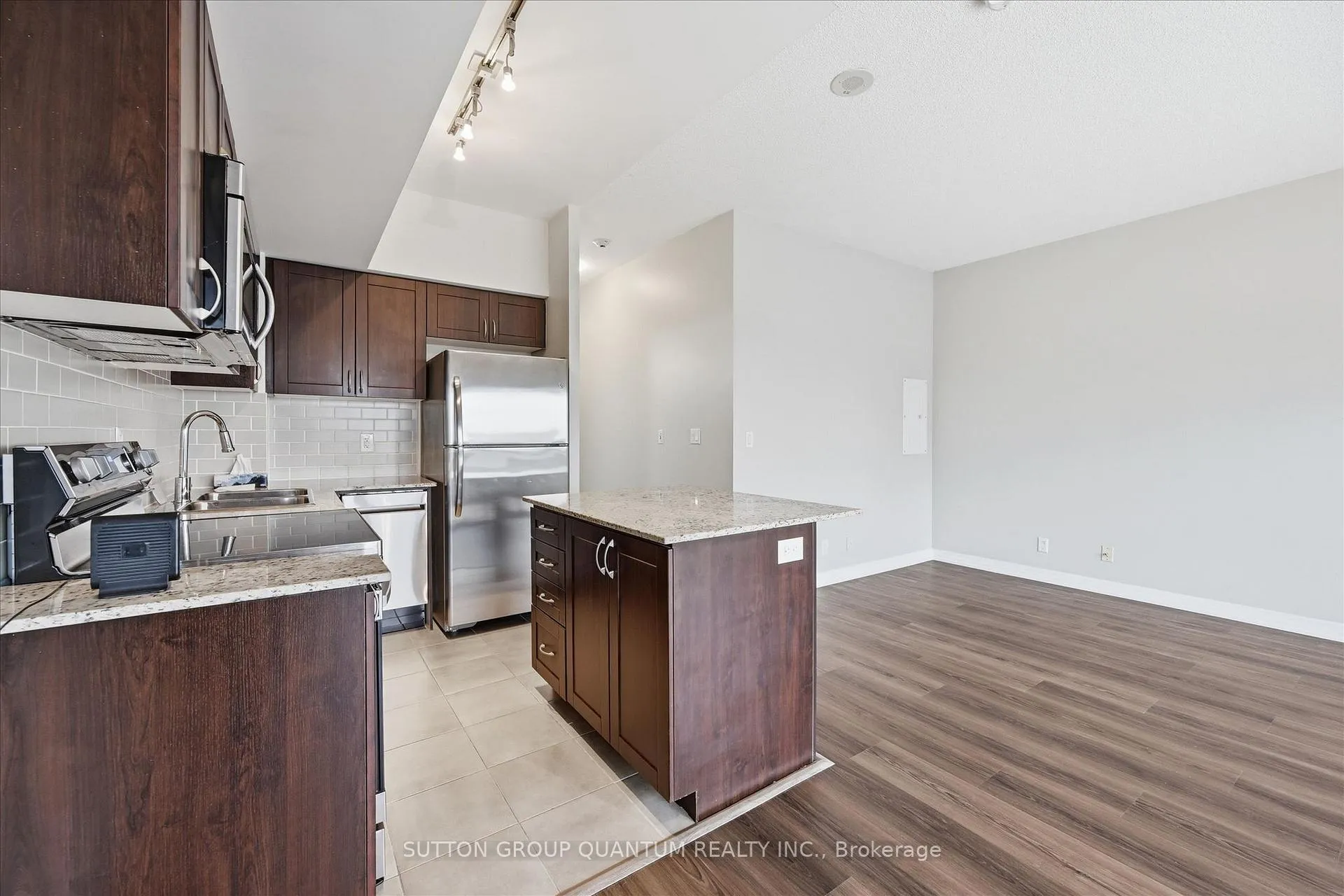 Photo 8 of Unit 219, 1940 Ironstone Drive, Burlington, Uptown — HOMEH
