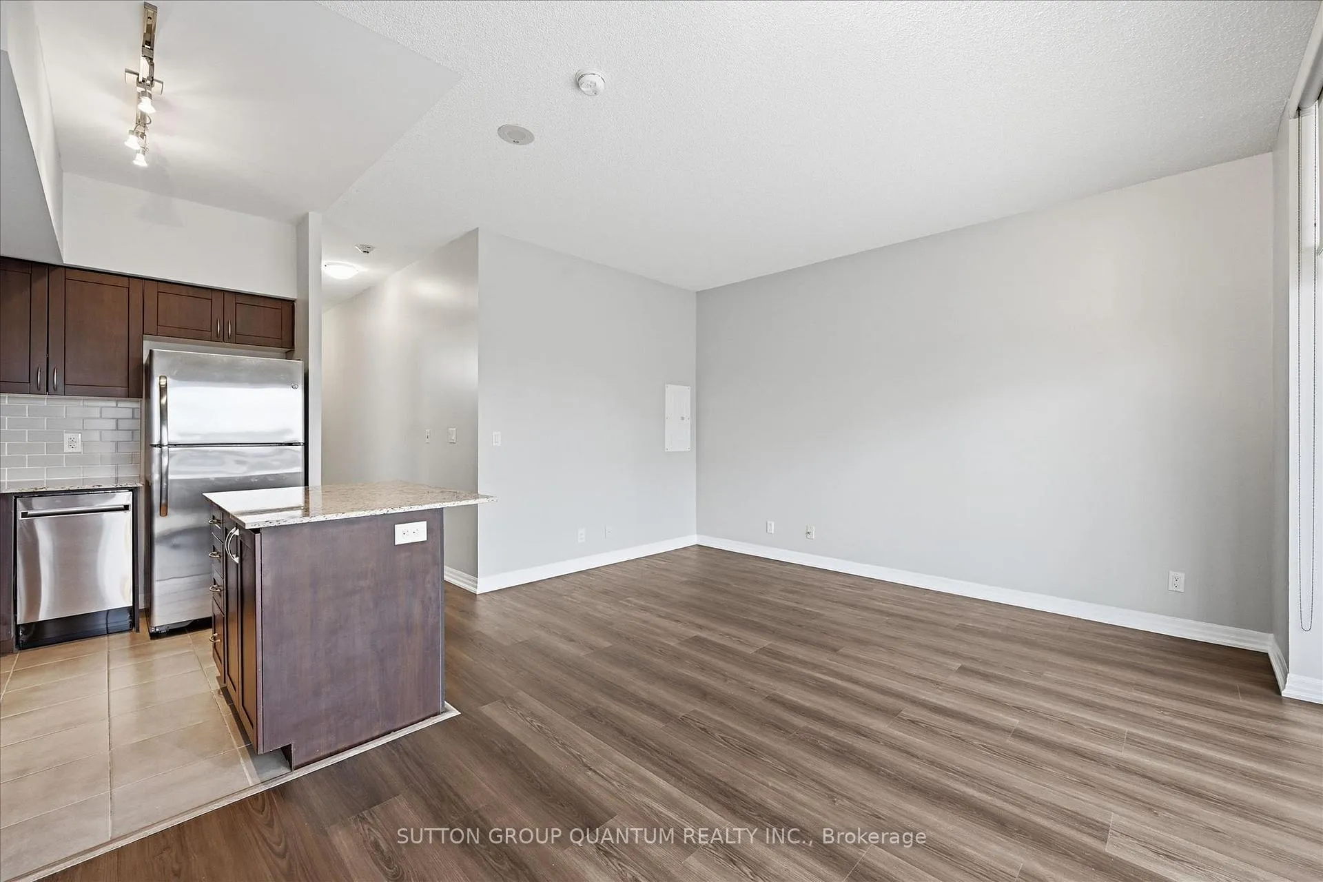 Photo 12 of Unit 219, 1940 Ironstone Drive, Burlington, Uptown — HOMEH