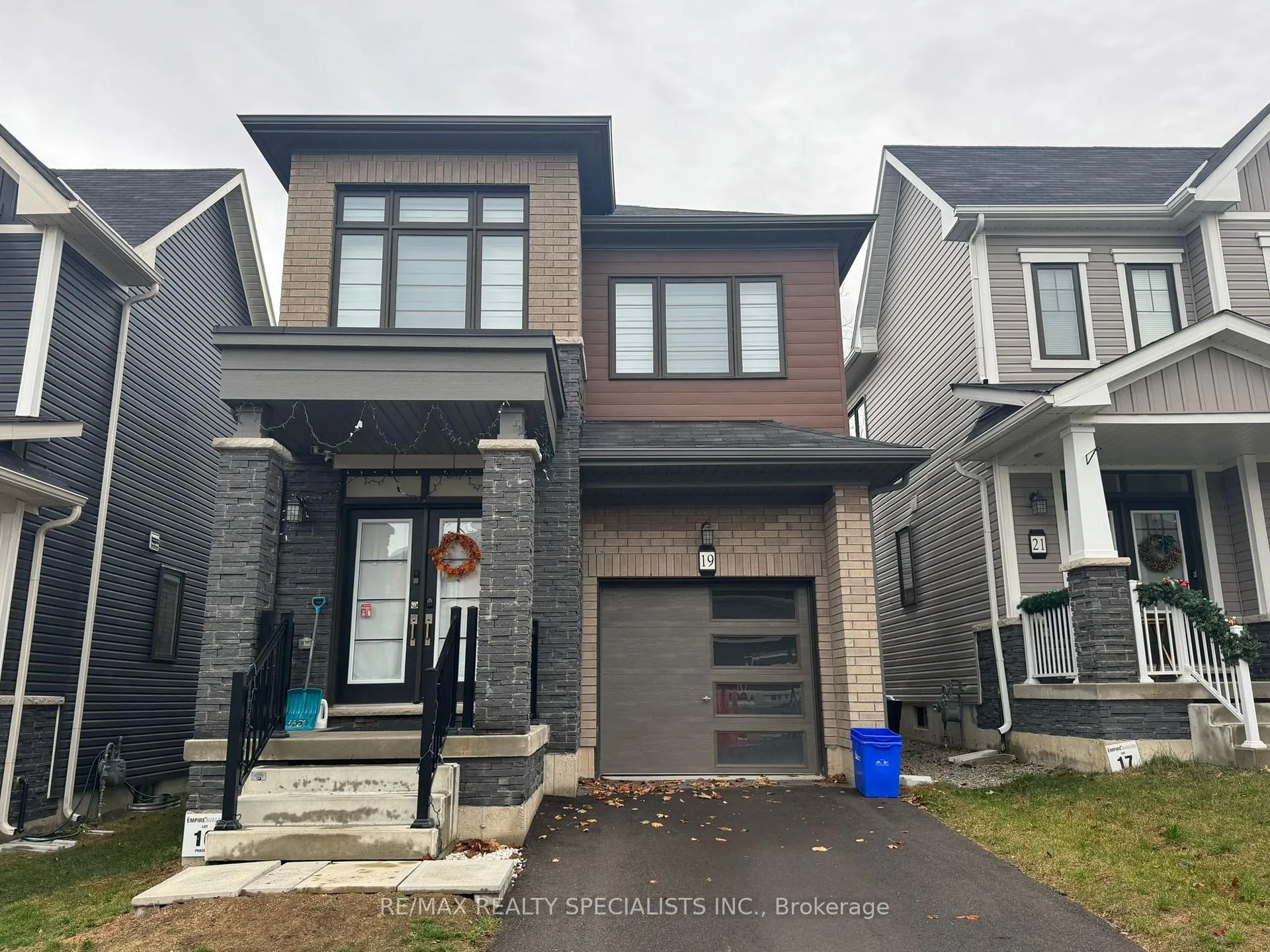 Photo 1 of 19 Sundin Drive, Haldimand — HOMEH