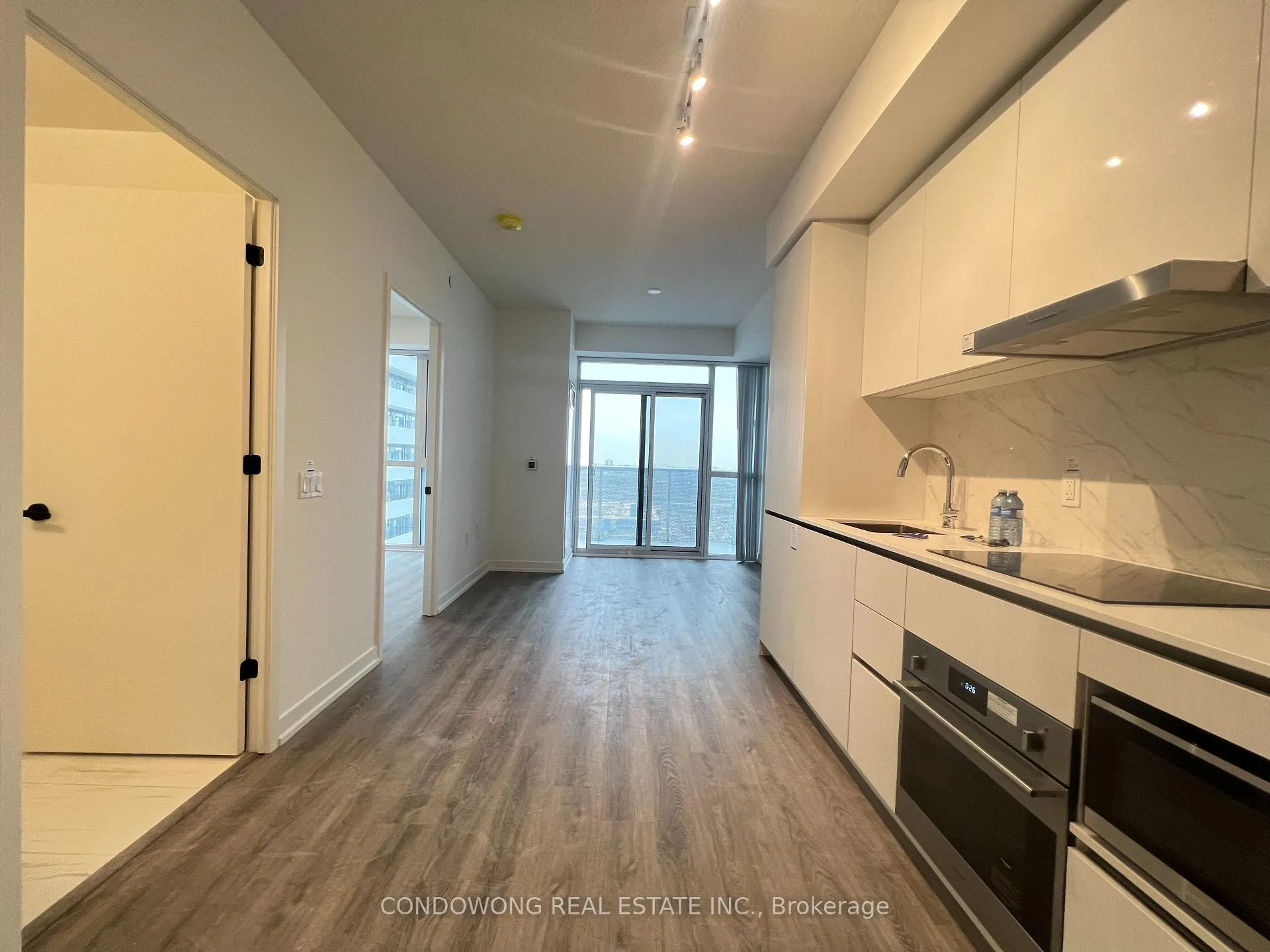 Photo 1 of Unit 2210, 8 Interchange Way, Vaughan, Vaughan Corporate Centre — HOMEH