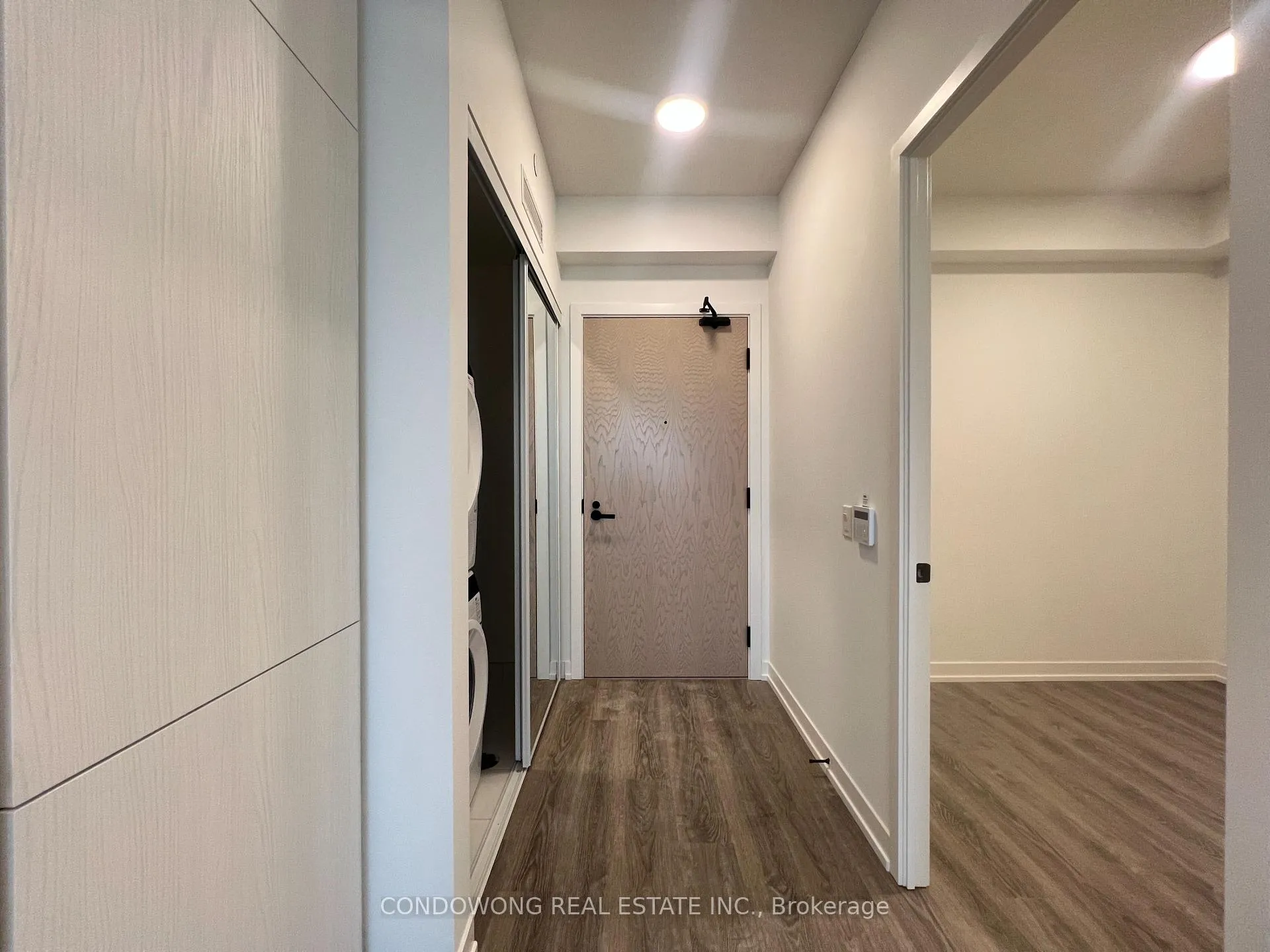 Photo 2 of Unit 2210, 8 Interchange Way, Vaughan, Vaughan Corporate Centre — HOMEH