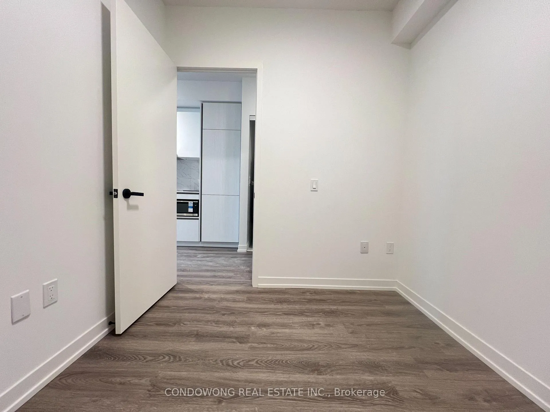 Photo 4 of Unit 2210, 8 Interchange Way, Vaughan, Vaughan Corporate Centre — HOMEH