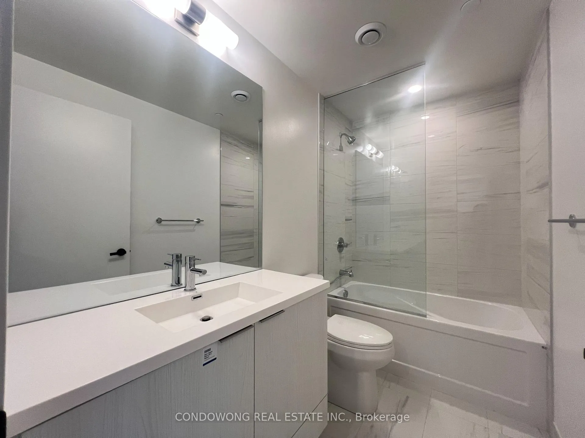 Photo 8 of Unit 2210, 8 Interchange Way, Vaughan, Vaughan Corporate Centre — HOMEH