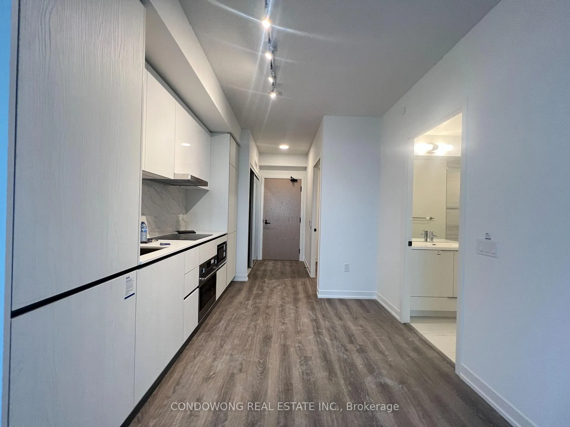 Photo 9 of Unit 2210, 8 Interchange Way, Vaughan, Vaughan Corporate Centre — HOMEH