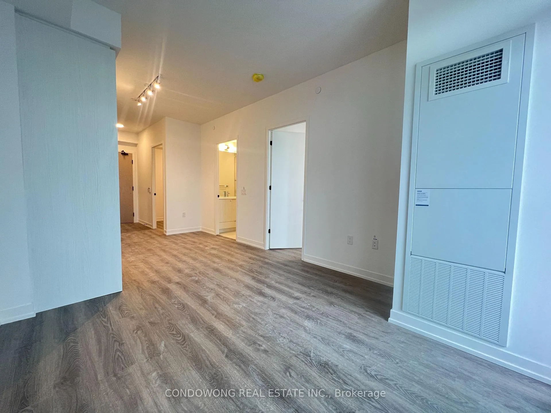 Photo 11 of Unit 2210, 8 Interchange Way, Vaughan, Vaughan Corporate Centre — HOMEH