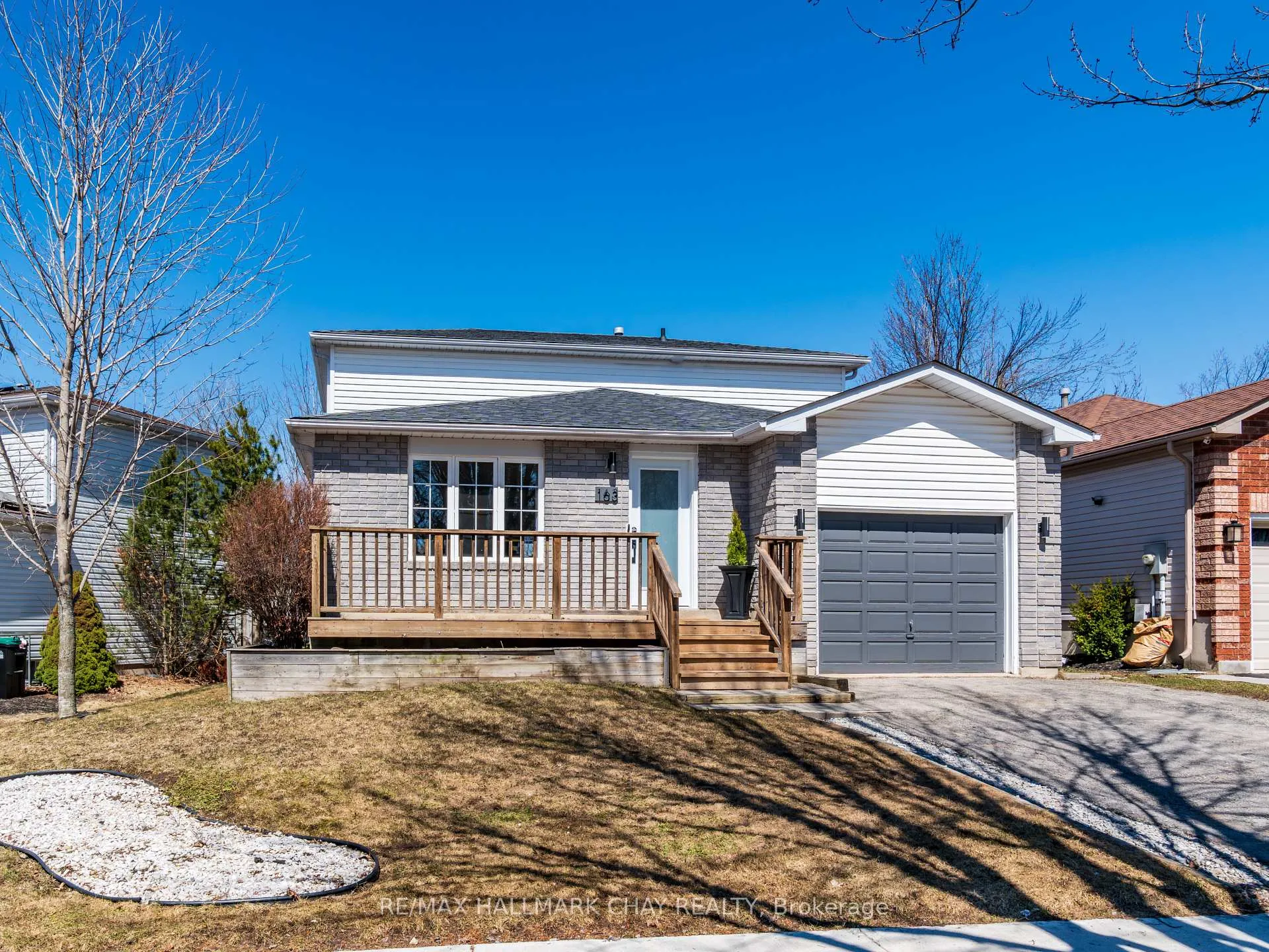 Photo 2 of 163 Columbia Road, Barrie, Holly — HOMEH