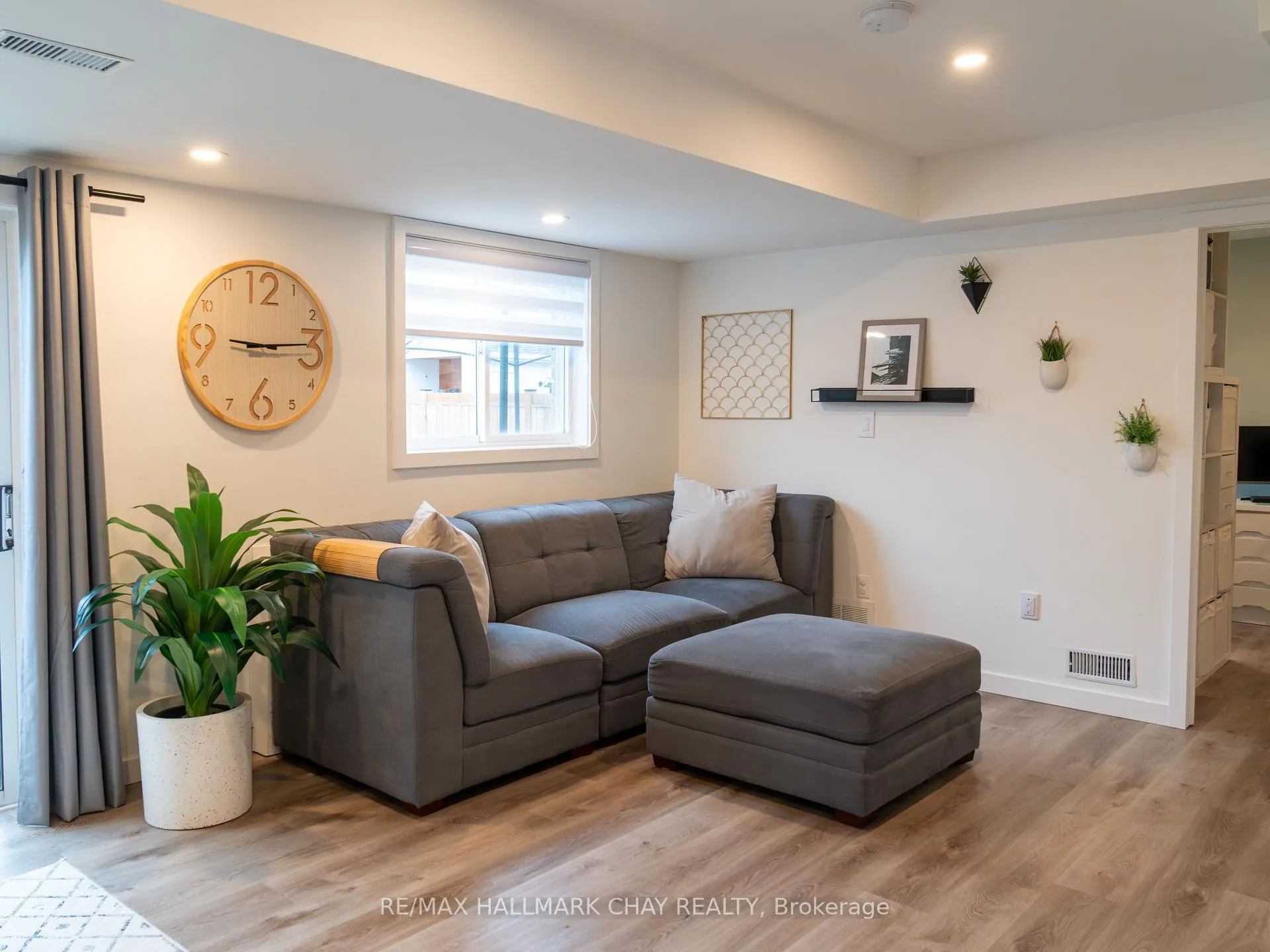 Photo 12 of 163 Columbia Road, Barrie, Holly — HOMEH