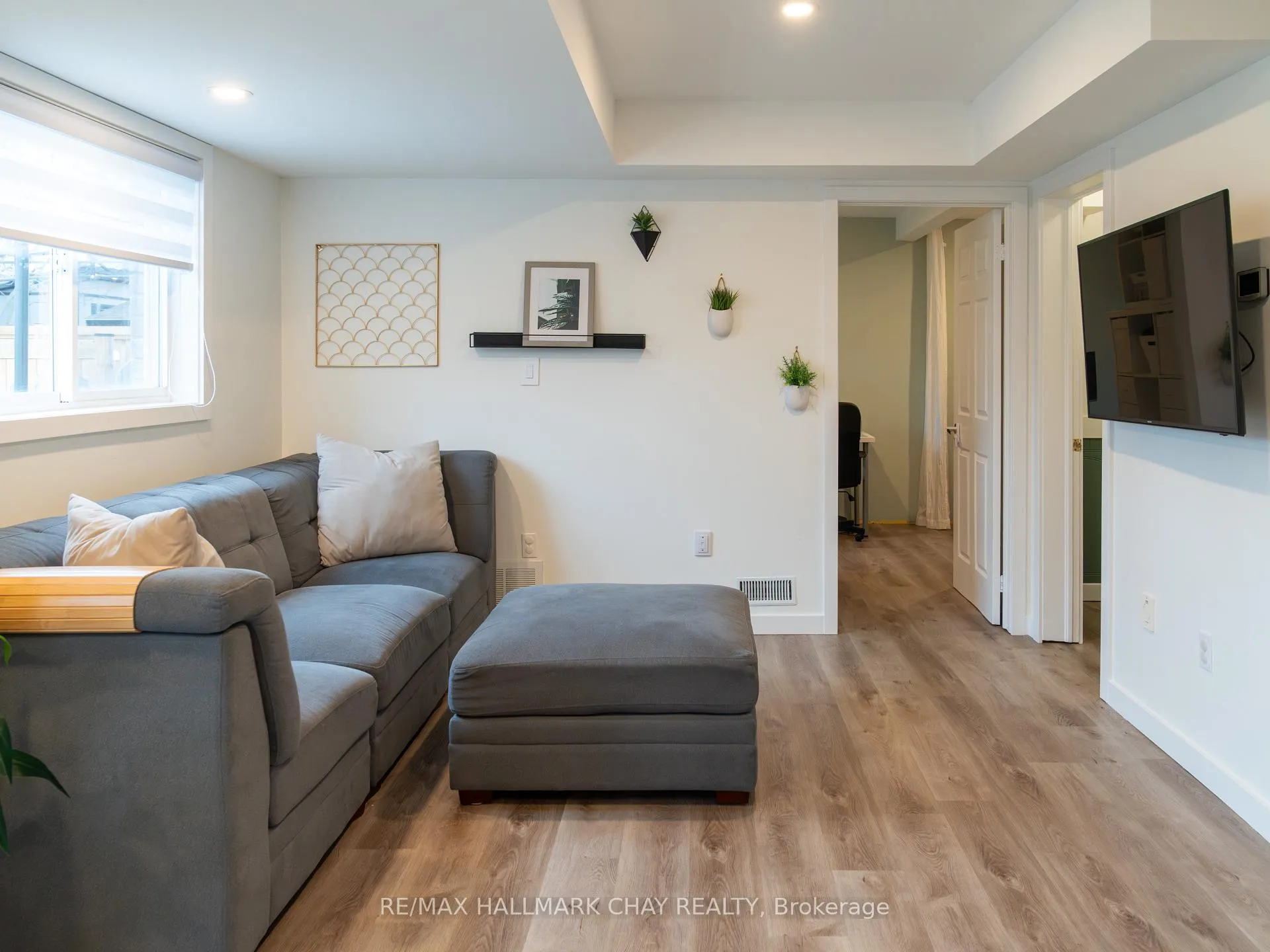 Photo 13 of 163 Columbia Road, Barrie, Holly — HOMEH