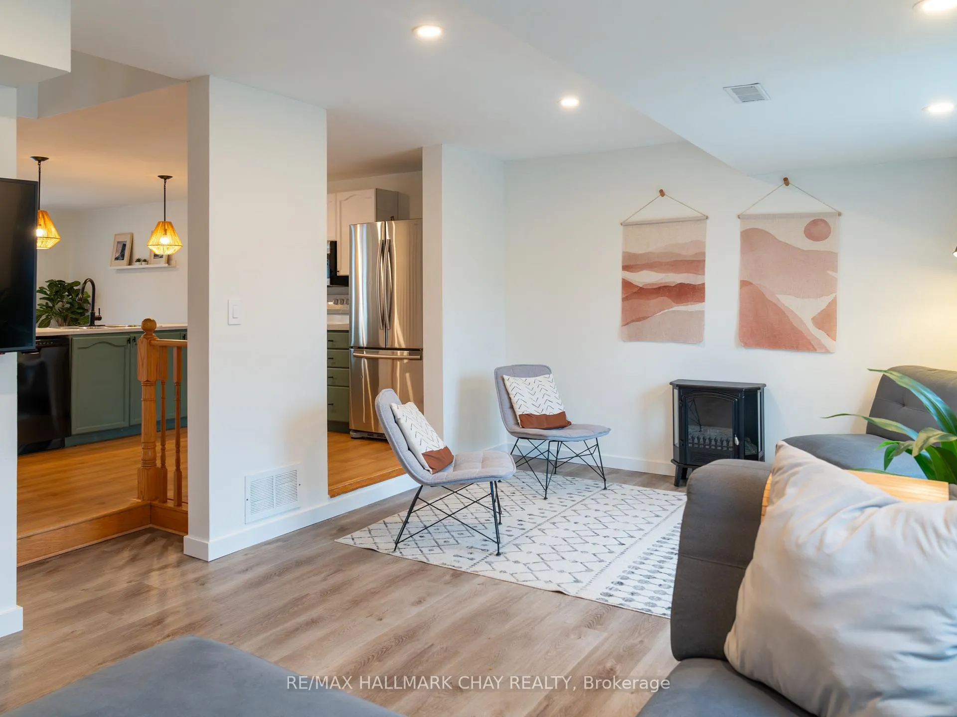 Photo 14 of 163 Columbia Road, Barrie, Holly — HOMEH