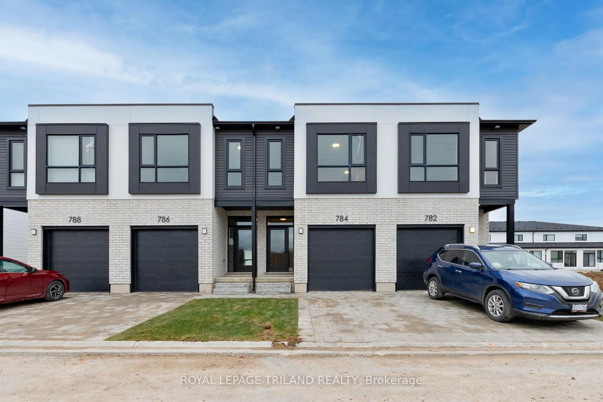 Photo 1 of 784 Banyan Lane, London, North E — HOMEH