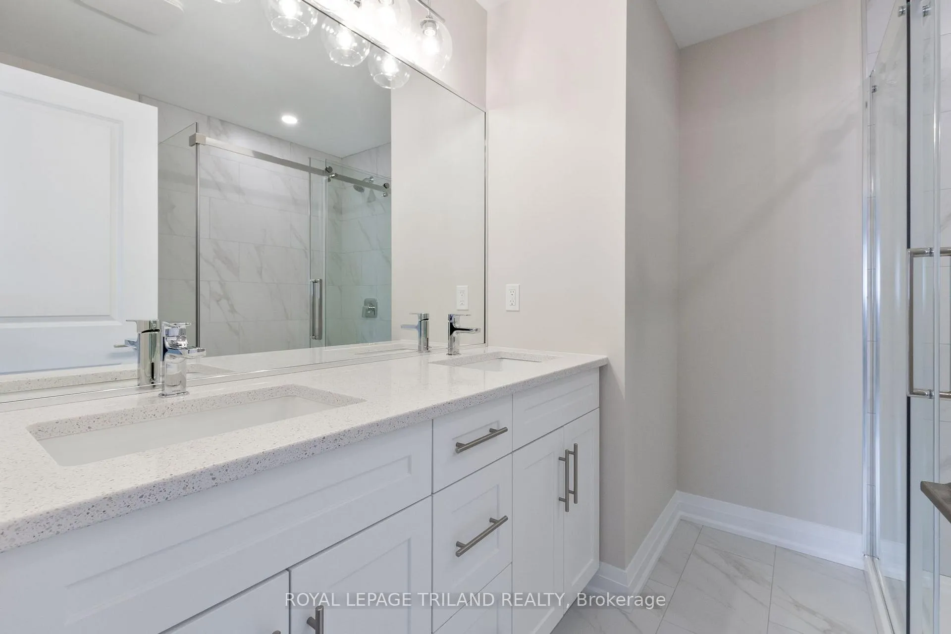 Photo 17 of 784 Banyan Lane, London, North E — HOMEH