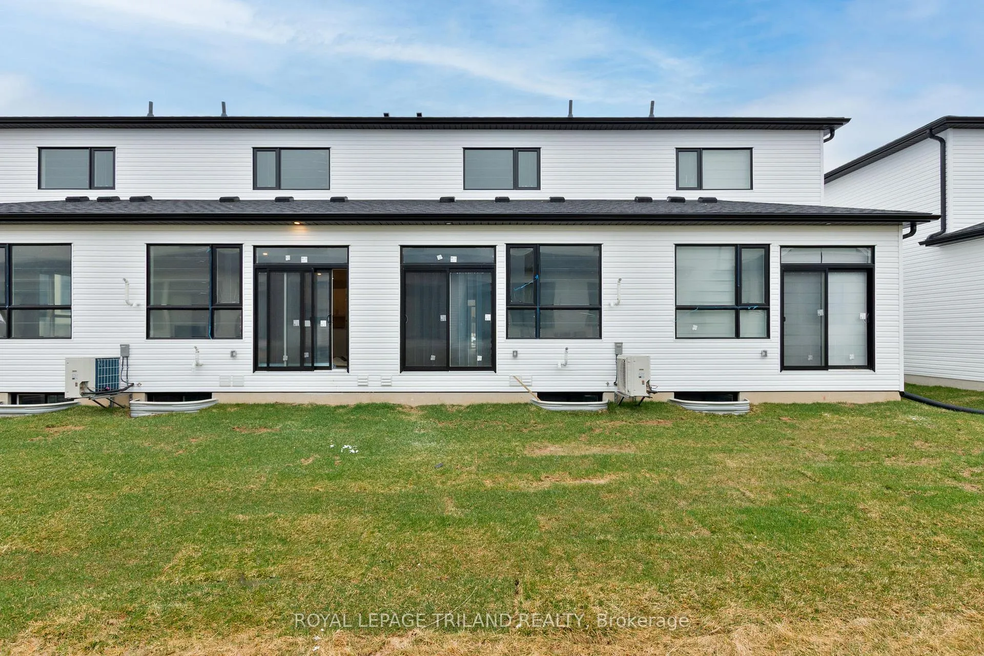 Photo 28 of 784 Banyan Lane, London, North E — HOMEH