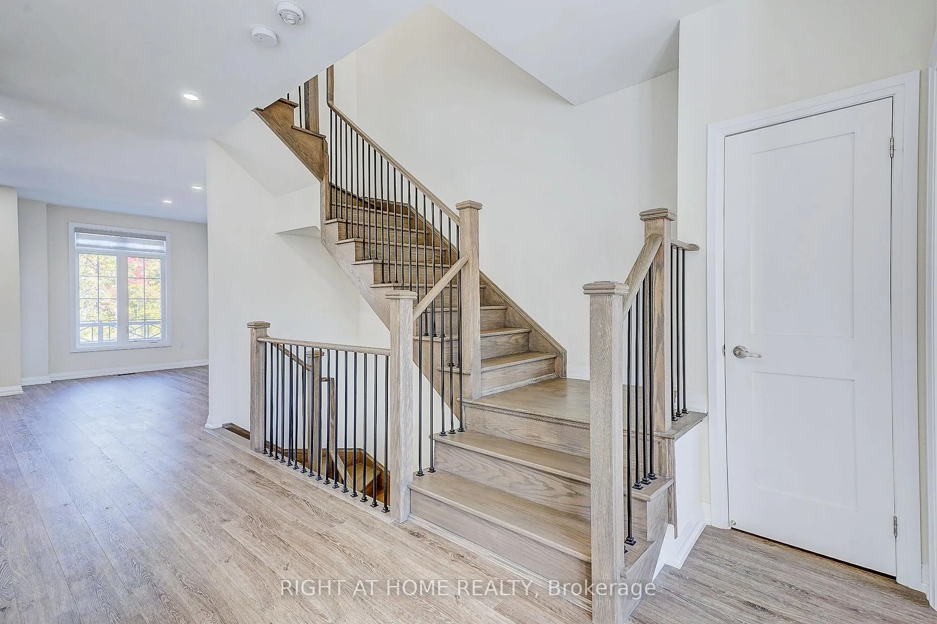 Photo 8 of 29 coote Court N, Ajax, Northwest Ajax — HOMEH