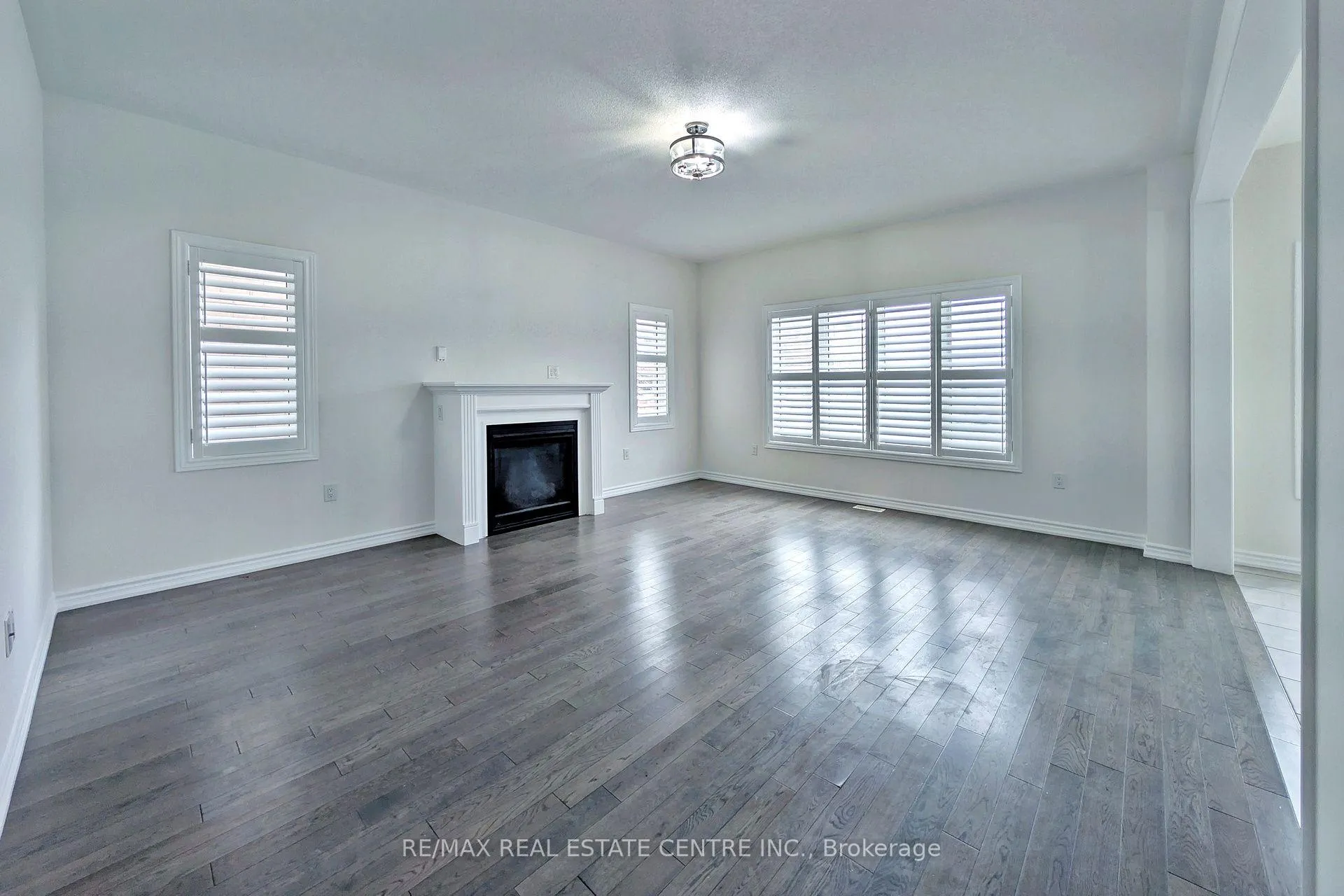 Photo 4 of 187 Lyle Drive, Clarington, Bowmanville — HOMEH