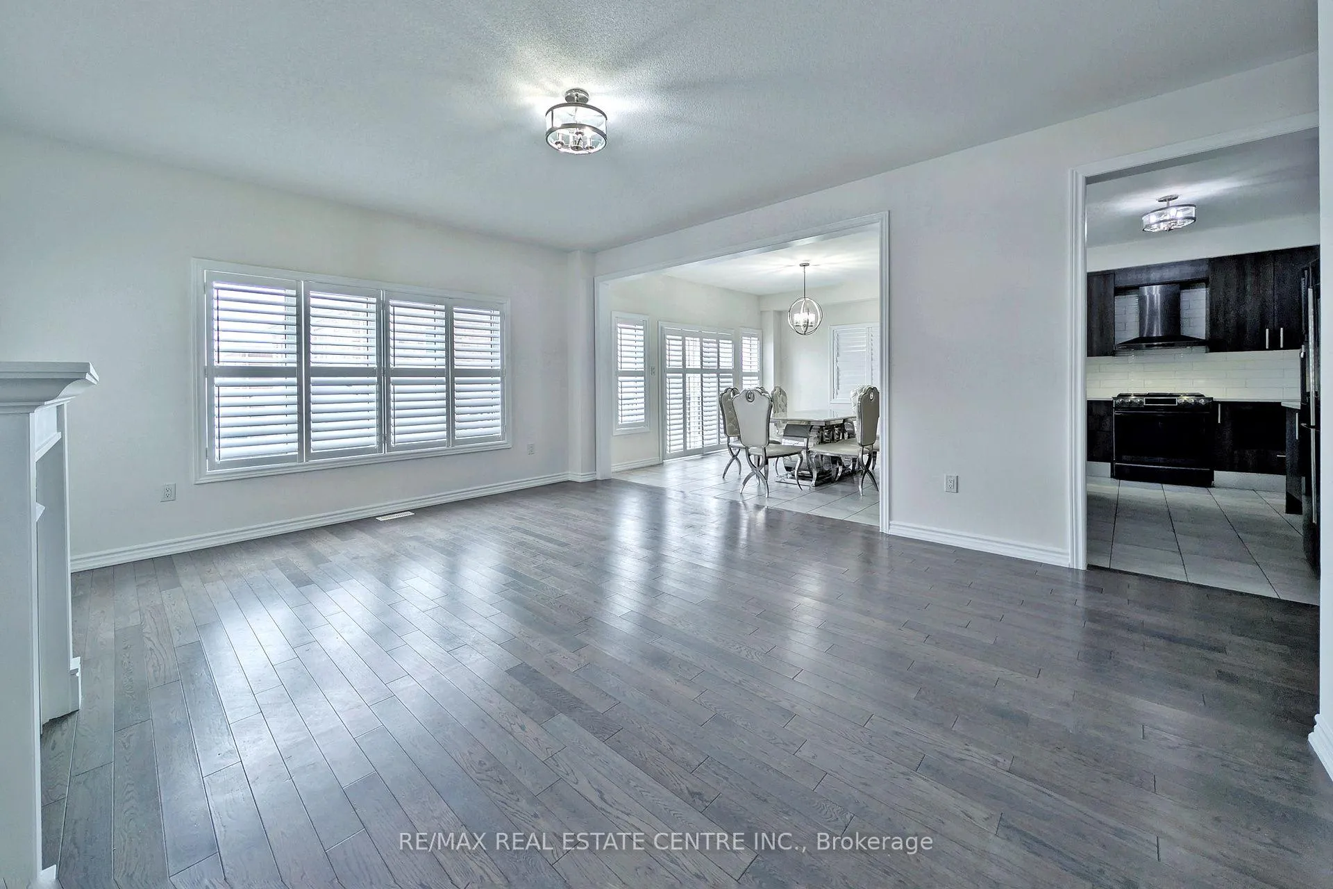 Photo 5 of 187 Lyle Drive, Clarington, Bowmanville — HOMEH