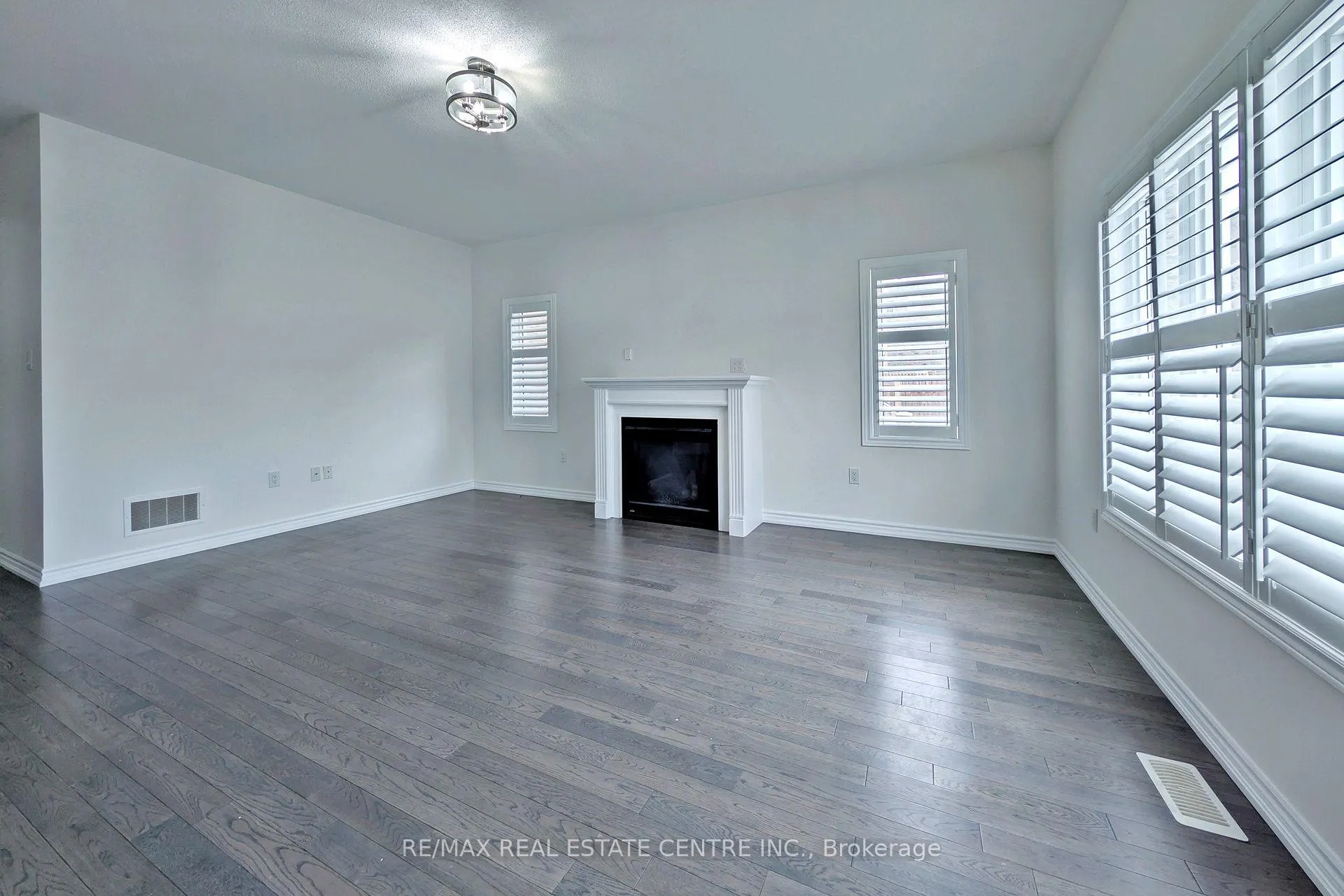 Photo 6 of 187 Lyle Drive, Clarington, Bowmanville — HOMEH