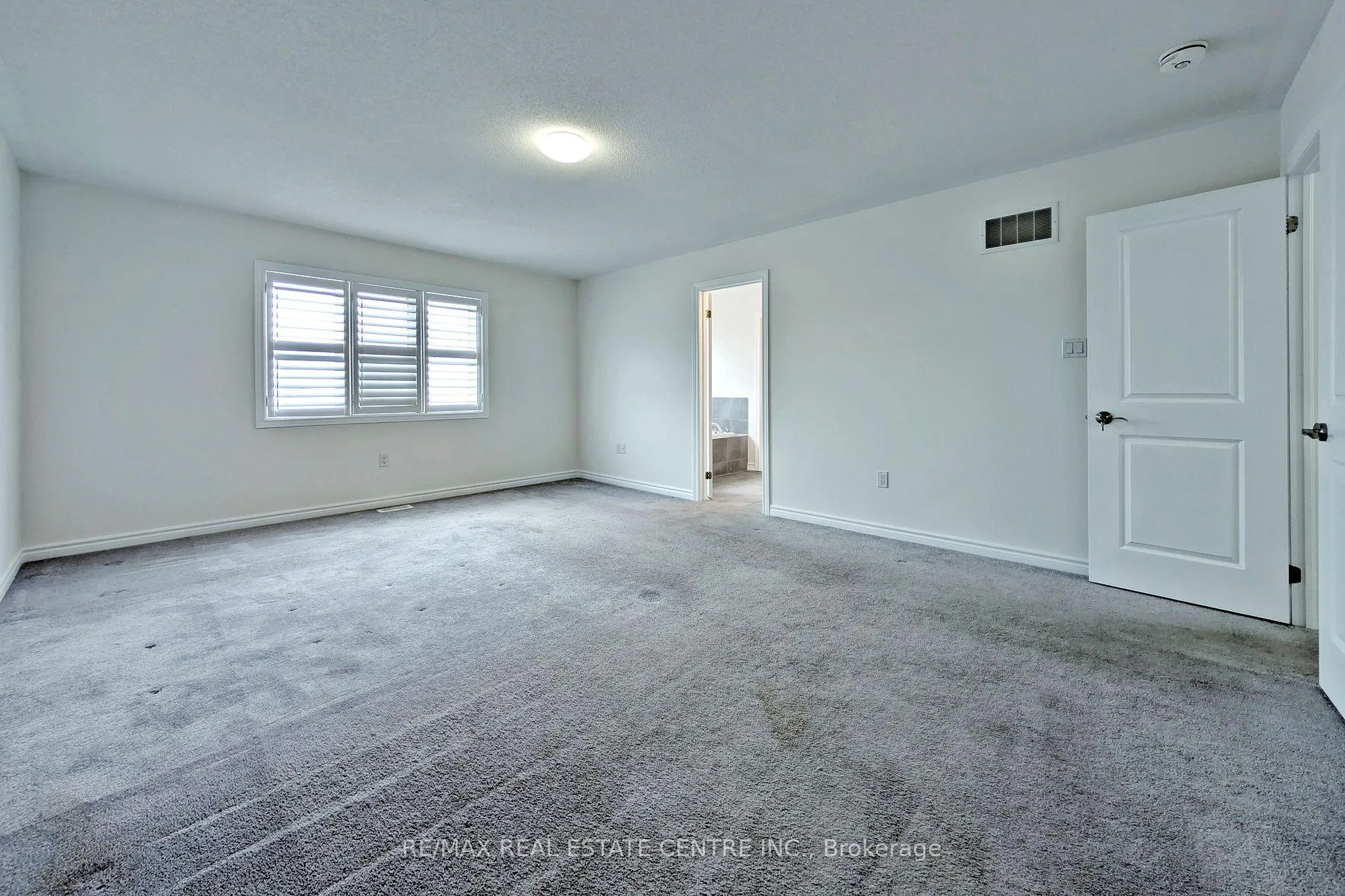 Photo 17 of 187 Lyle Drive, Clarington, Bowmanville — HOMEH