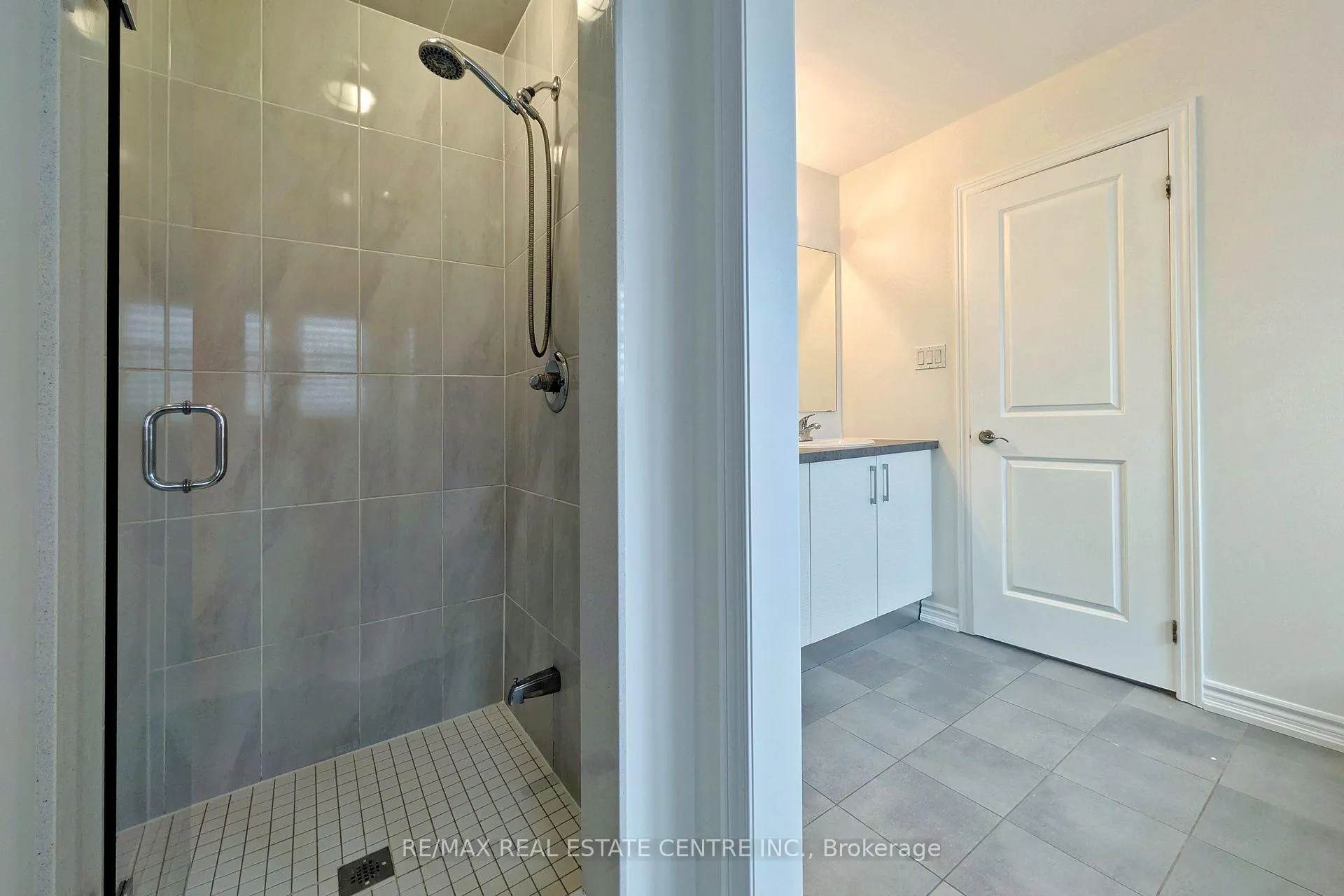 Photo 21 of 187 Lyle Drive, Clarington, Bowmanville — HOMEH