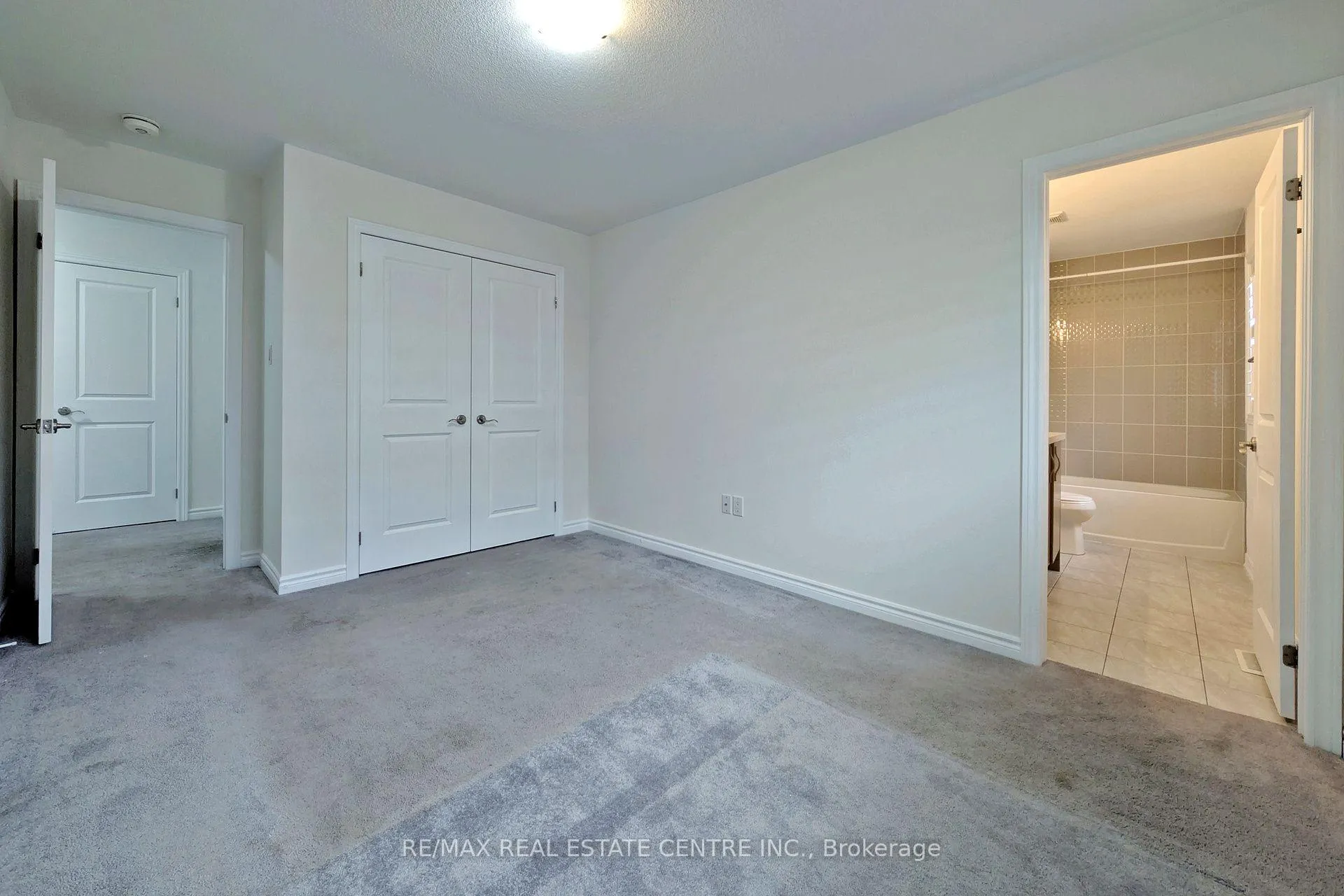Photo 23 of 187 Lyle Drive, Clarington, Bowmanville — HOMEH