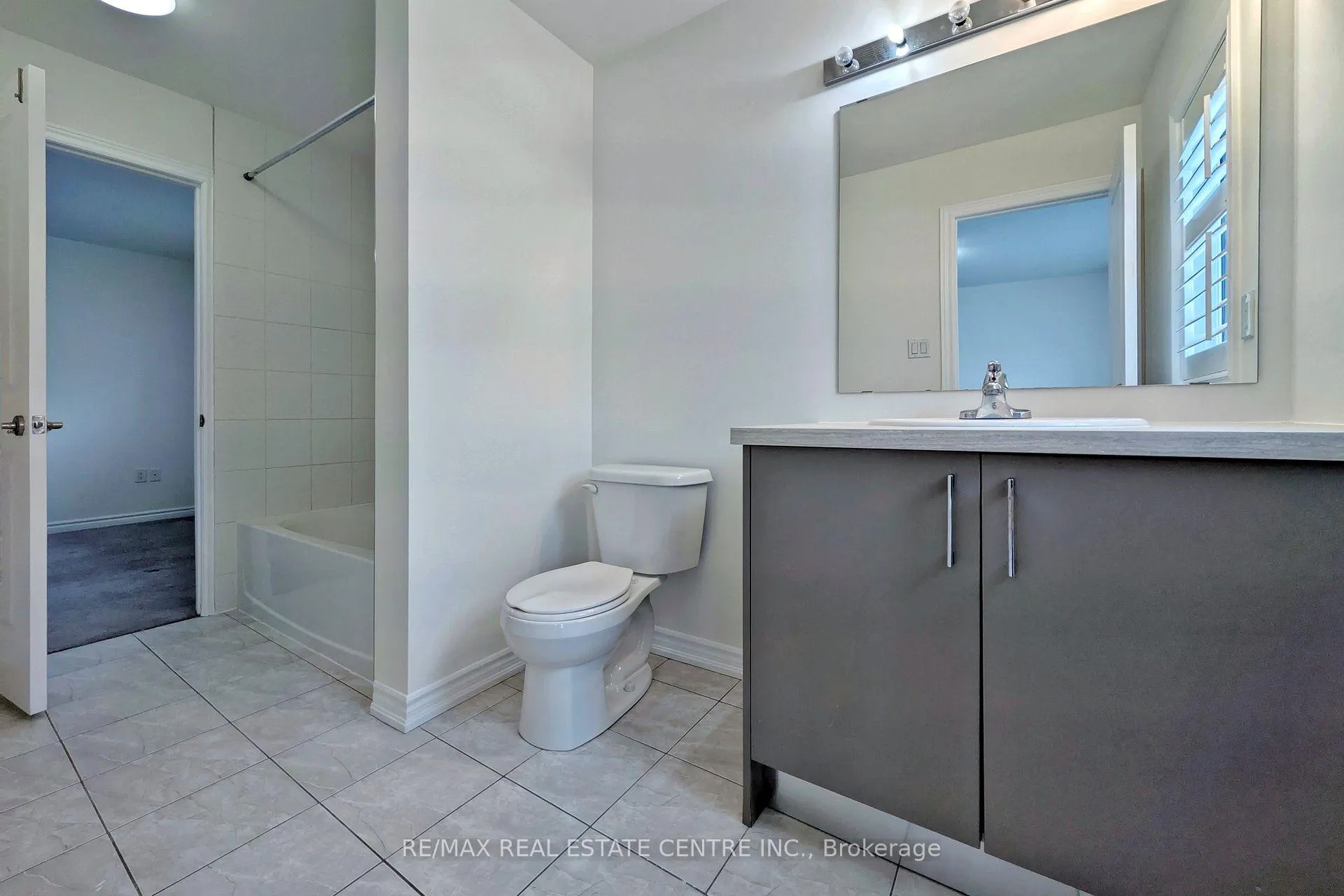 Photo 26 of 187 Lyle Drive, Clarington, Bowmanville — HOMEH