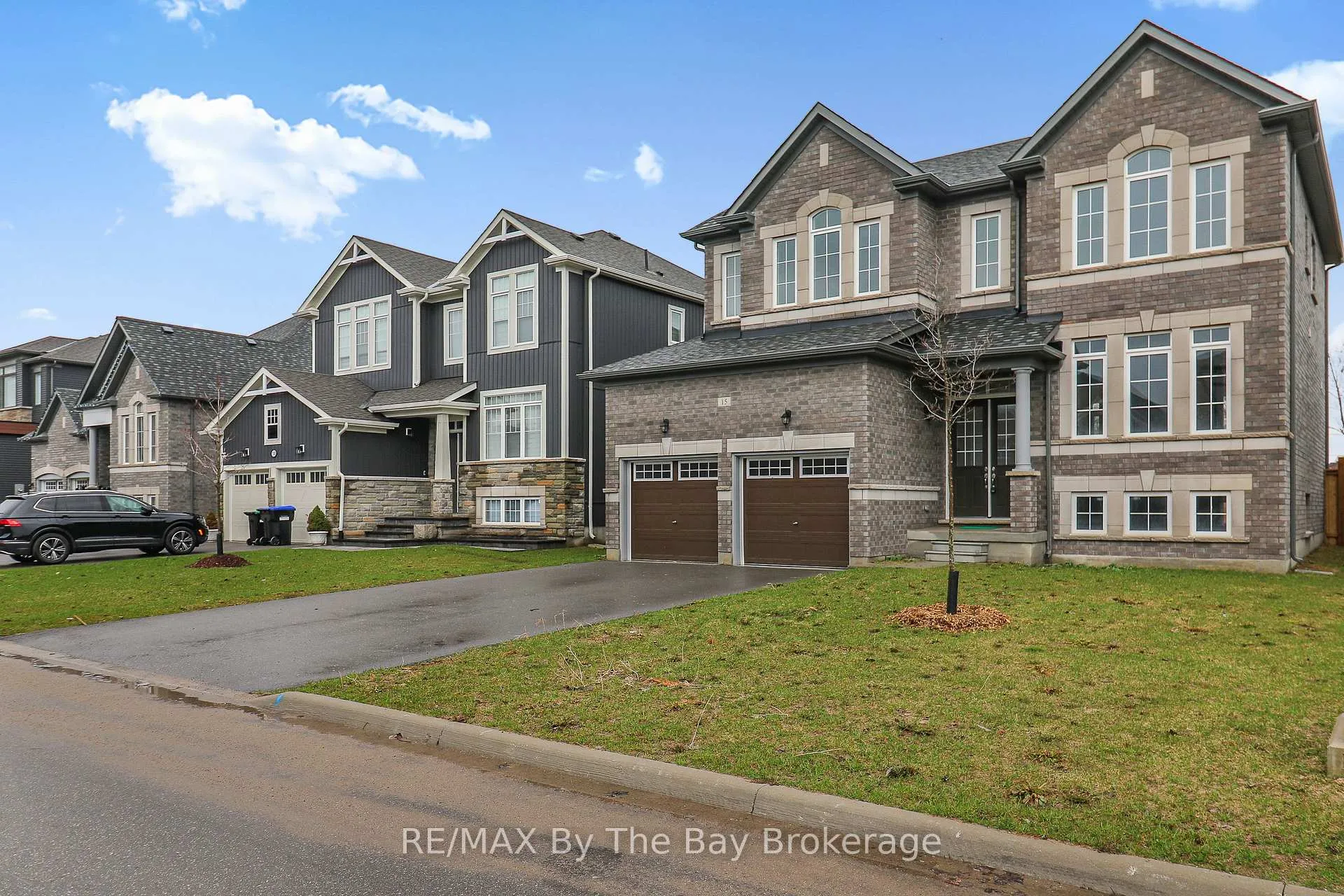 Photo 2 of 15 Beatrice Drive, Wasaga Beach — HOMEH