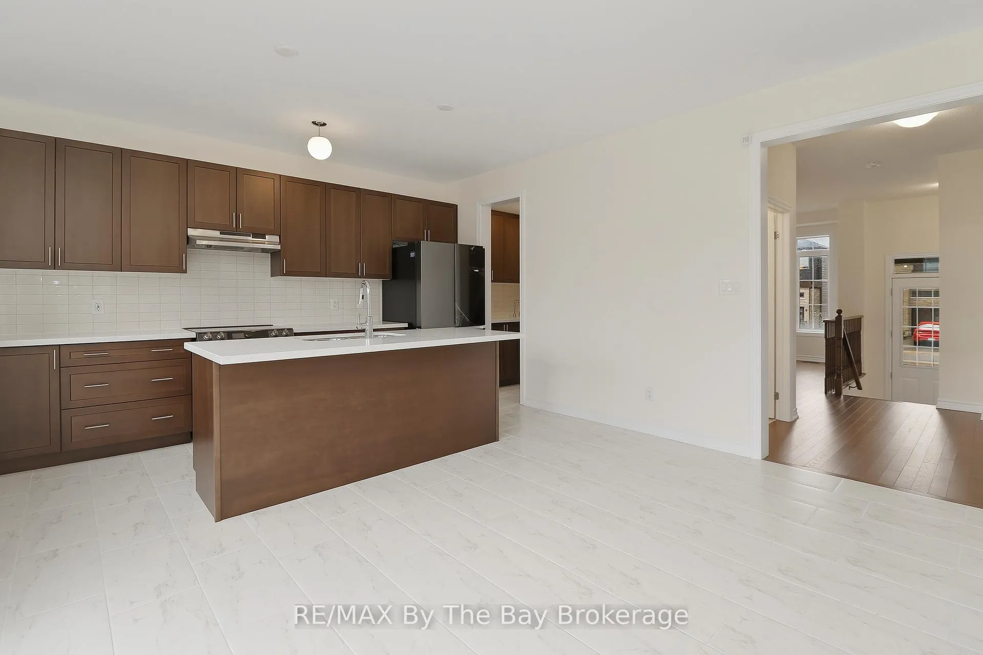 Photo 7 of 15 Beatrice Drive, Wasaga Beach — HOMEH