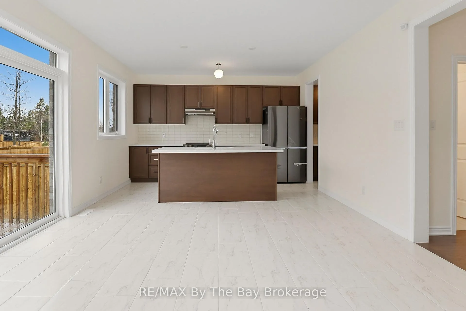 Photo 9 of 15 Beatrice Drive, Wasaga Beach — HOMEH