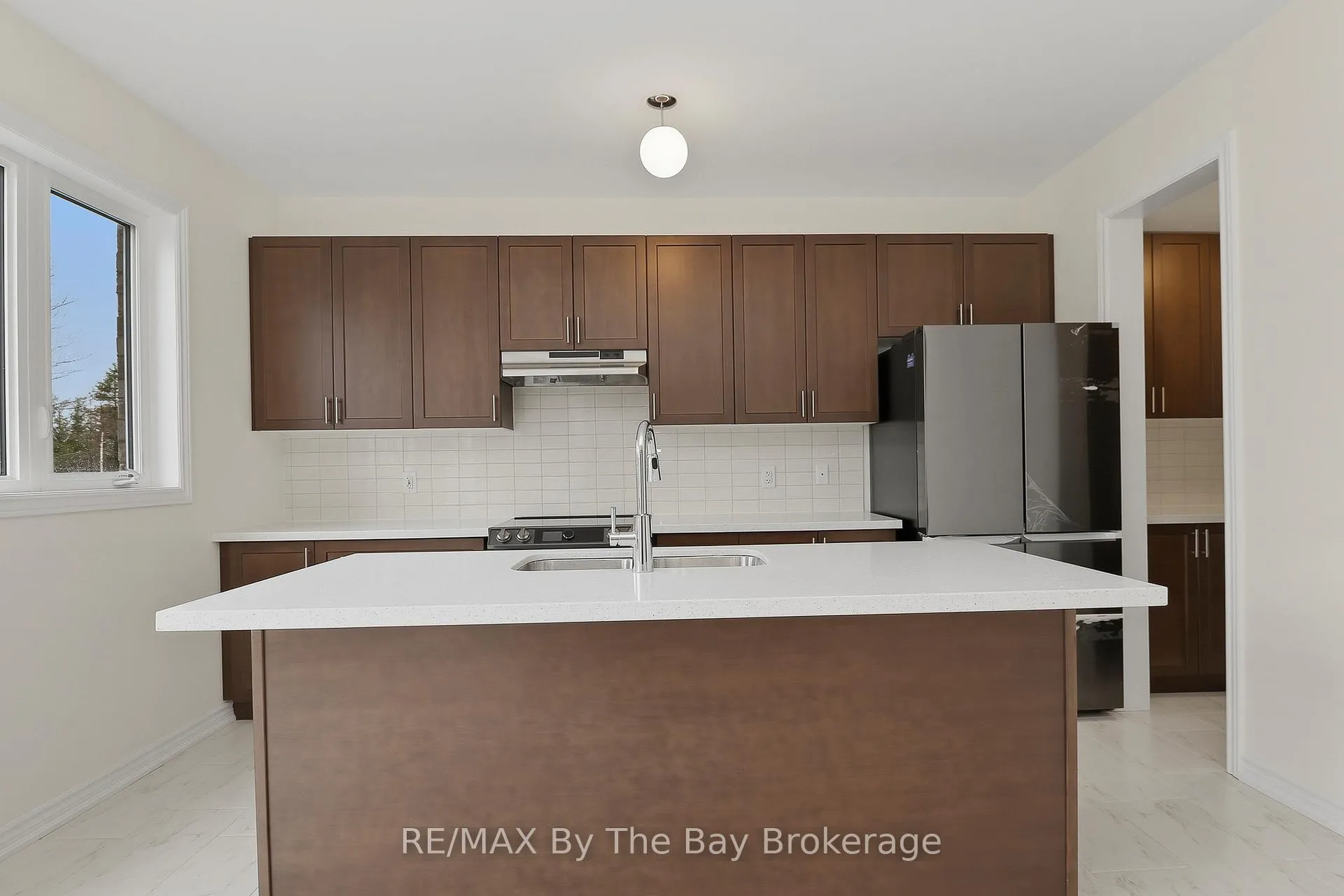 Photo 10 of 15 Beatrice Drive, Wasaga Beach — HOMEH