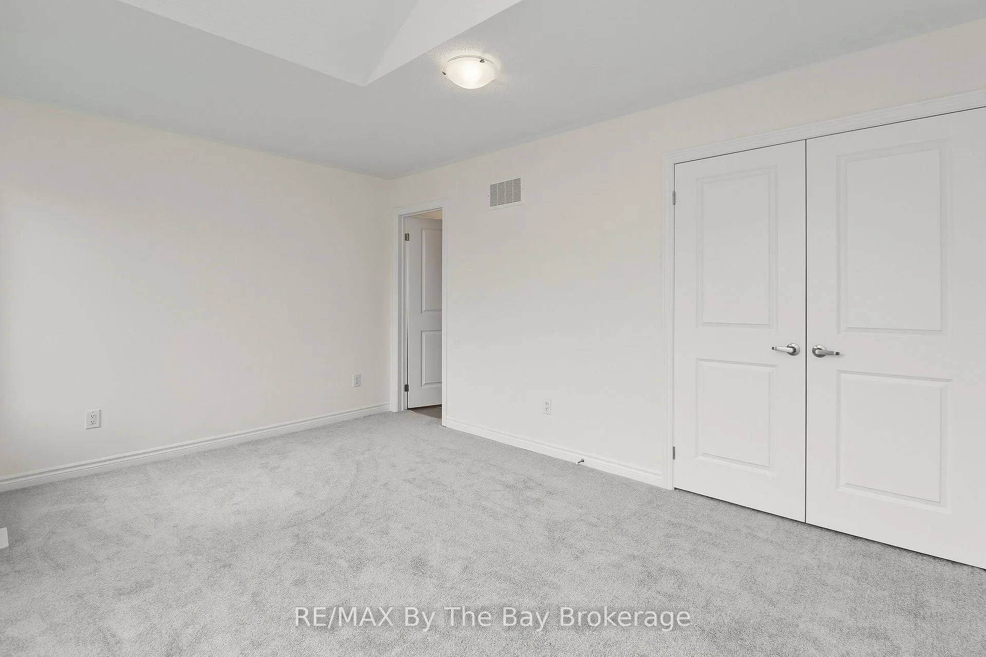 Photo 33 of 15 Beatrice Drive, Wasaga Beach — HOMEH