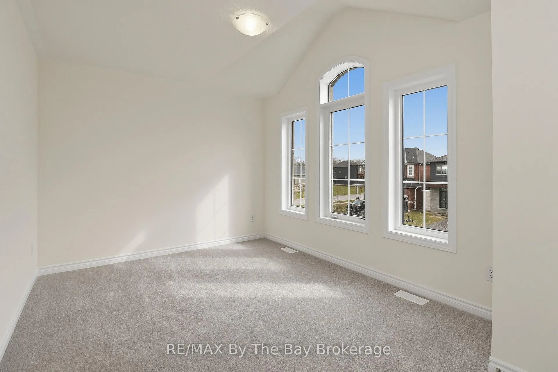 Photo 35 of 15 Beatrice Drive, Wasaga Beach — HOMEH