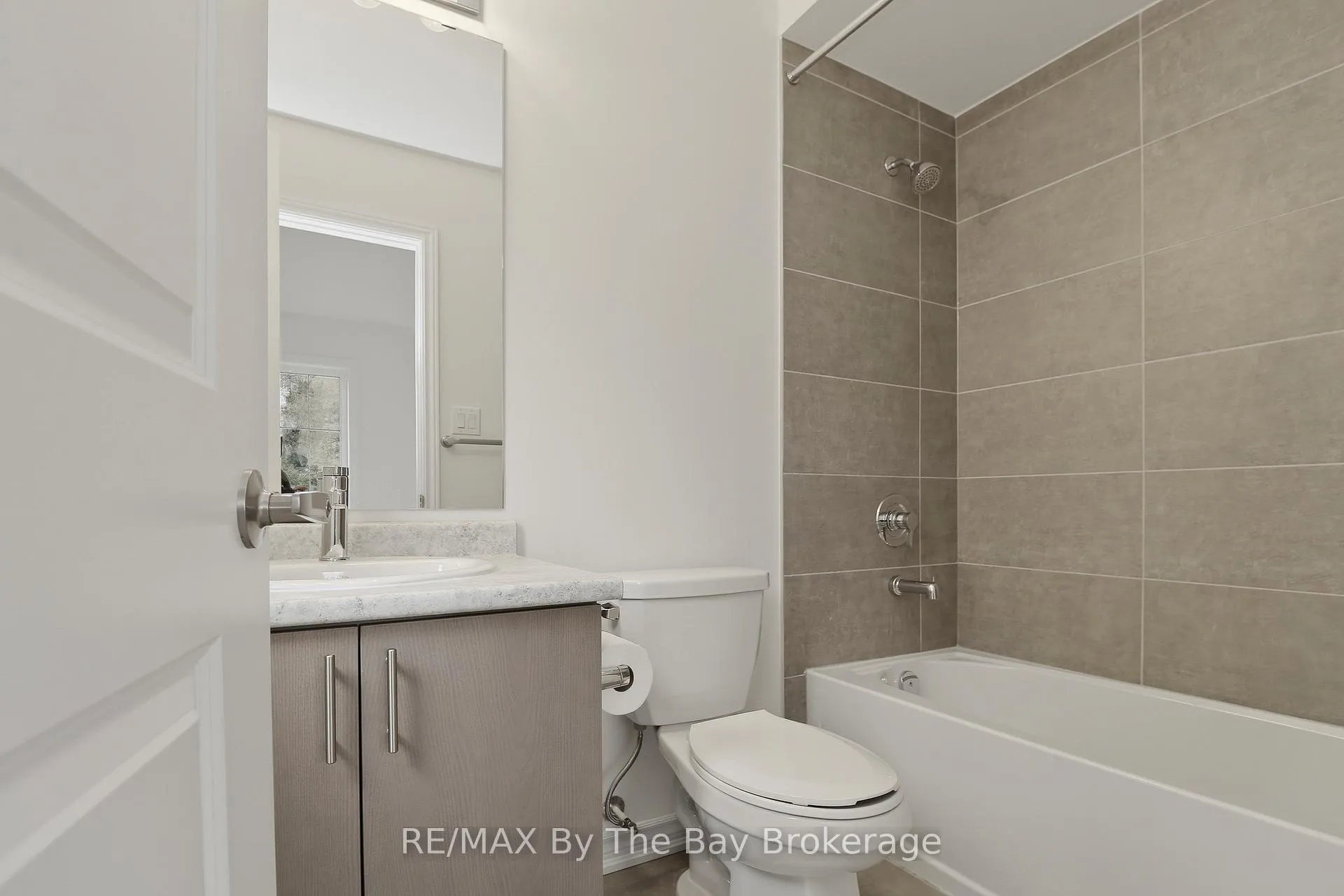 Photo 39 of 15 Beatrice Drive, Wasaga Beach — HOMEH