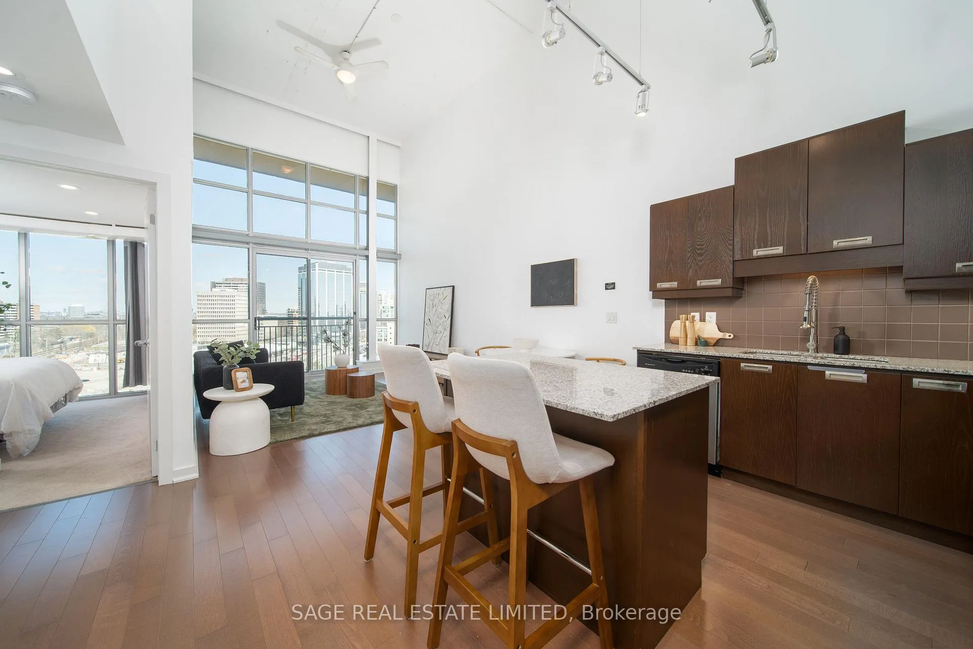 Front of Unit 803, 2 Fieldway Road