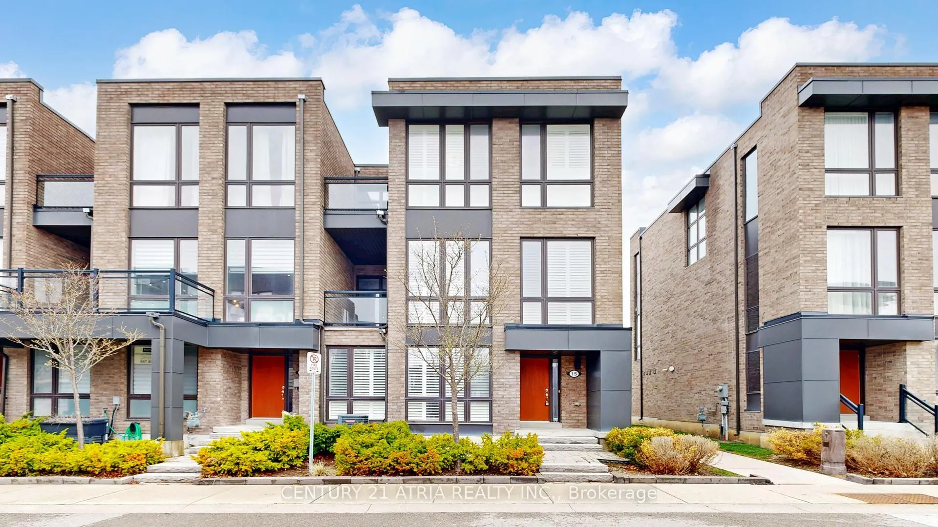 Photo 1 of 15 Thorncrest Drive, Vaughan, Patterson — HOMEH
