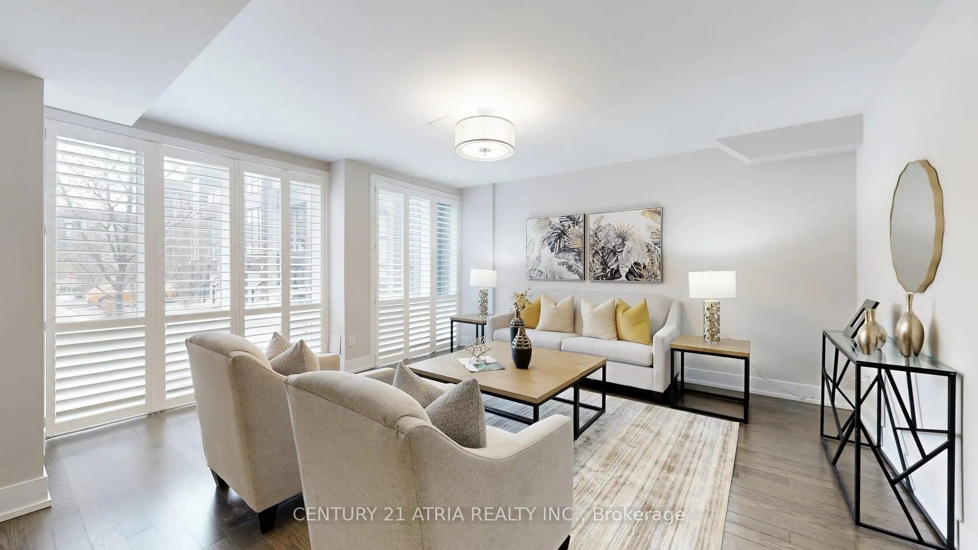 Photo 3 of 15 Thorncrest Drive, Vaughan, Patterson — HOMEH
