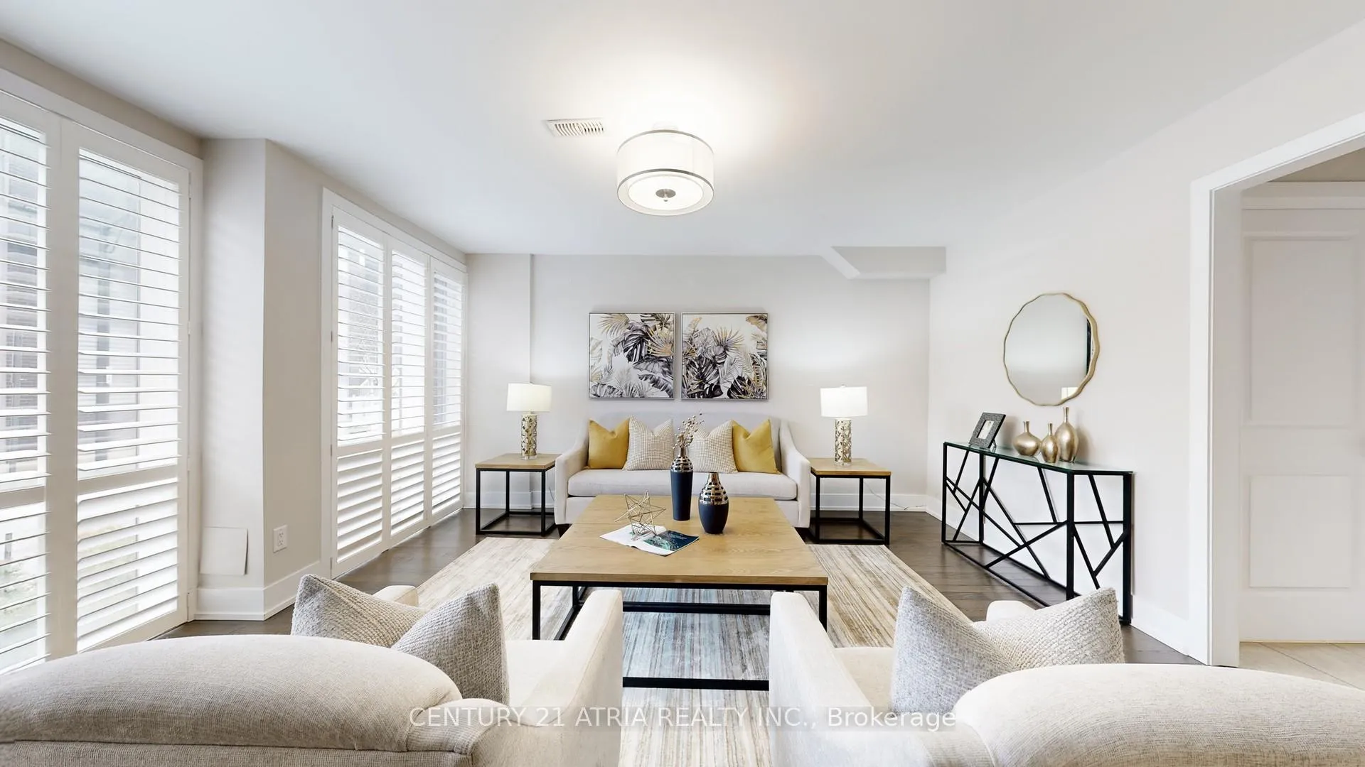 Photo 4 of 15 Thorncrest Drive, Vaughan, Patterson — HOMEH