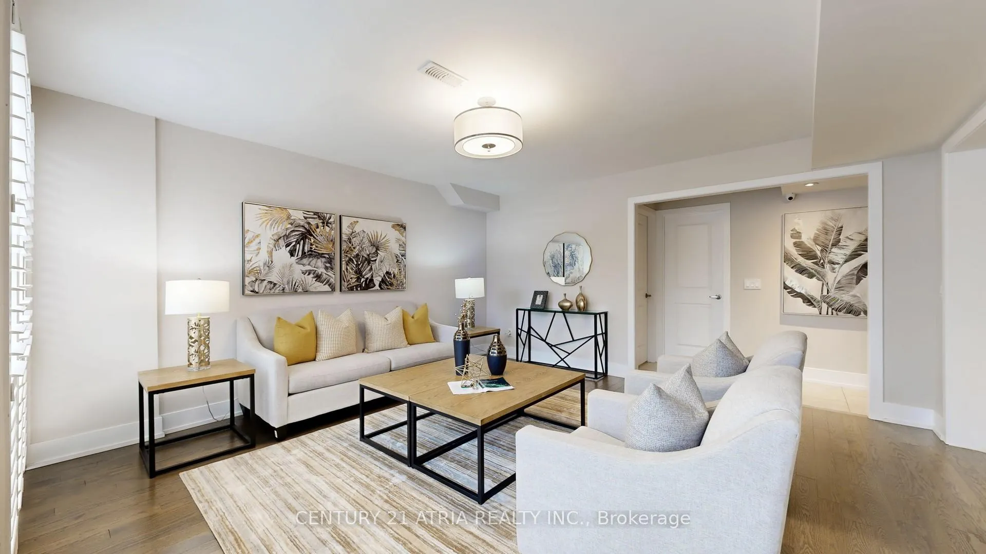 Photo 5 of 15 Thorncrest Drive, Vaughan, Patterson — HOMEH